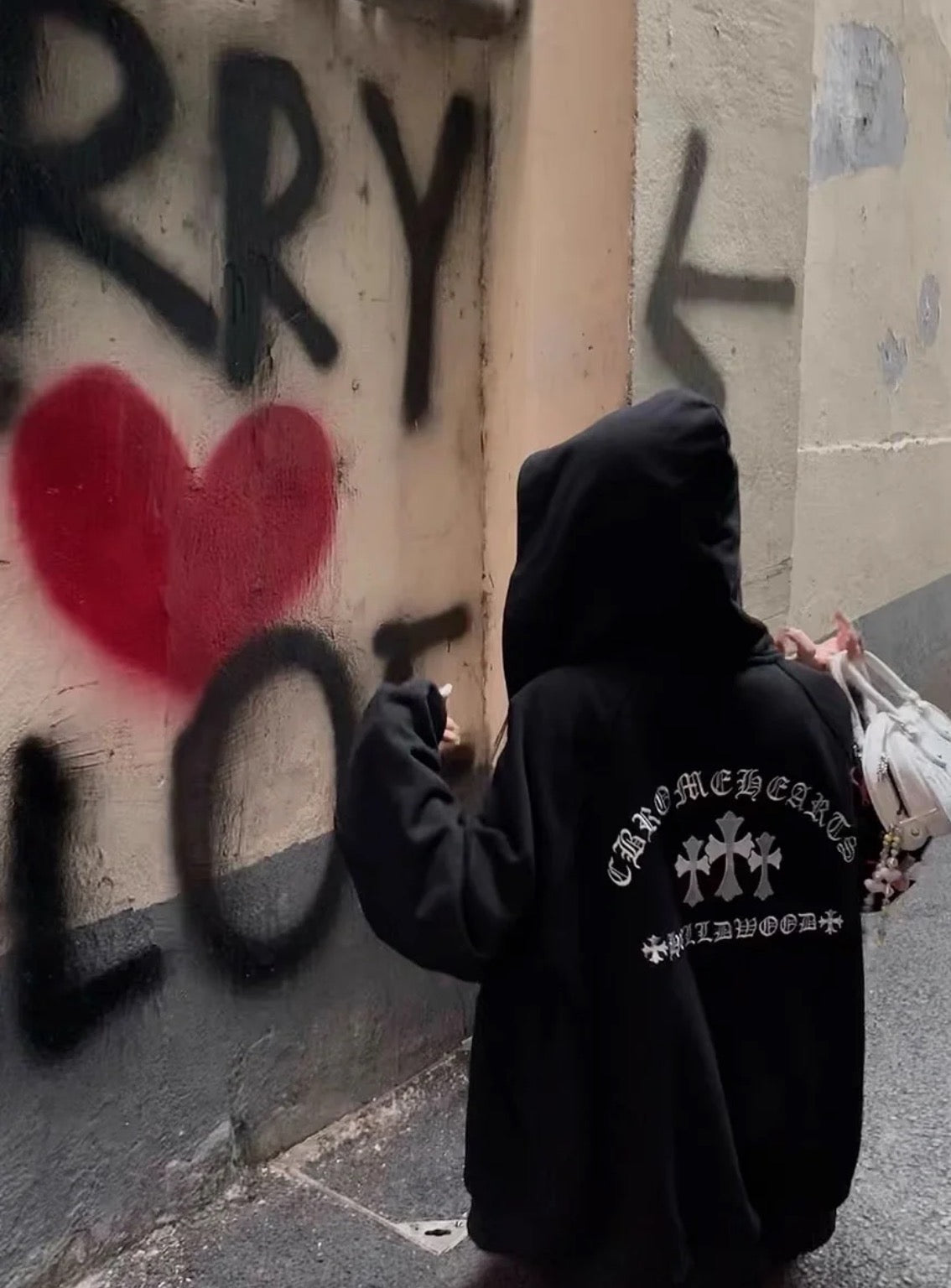 سترة سوداء