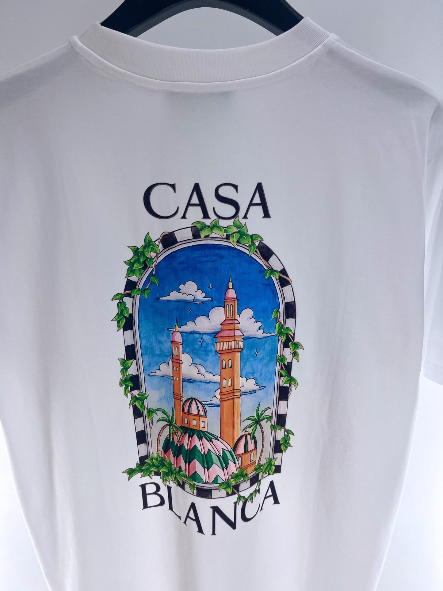 weißes T-Shirt