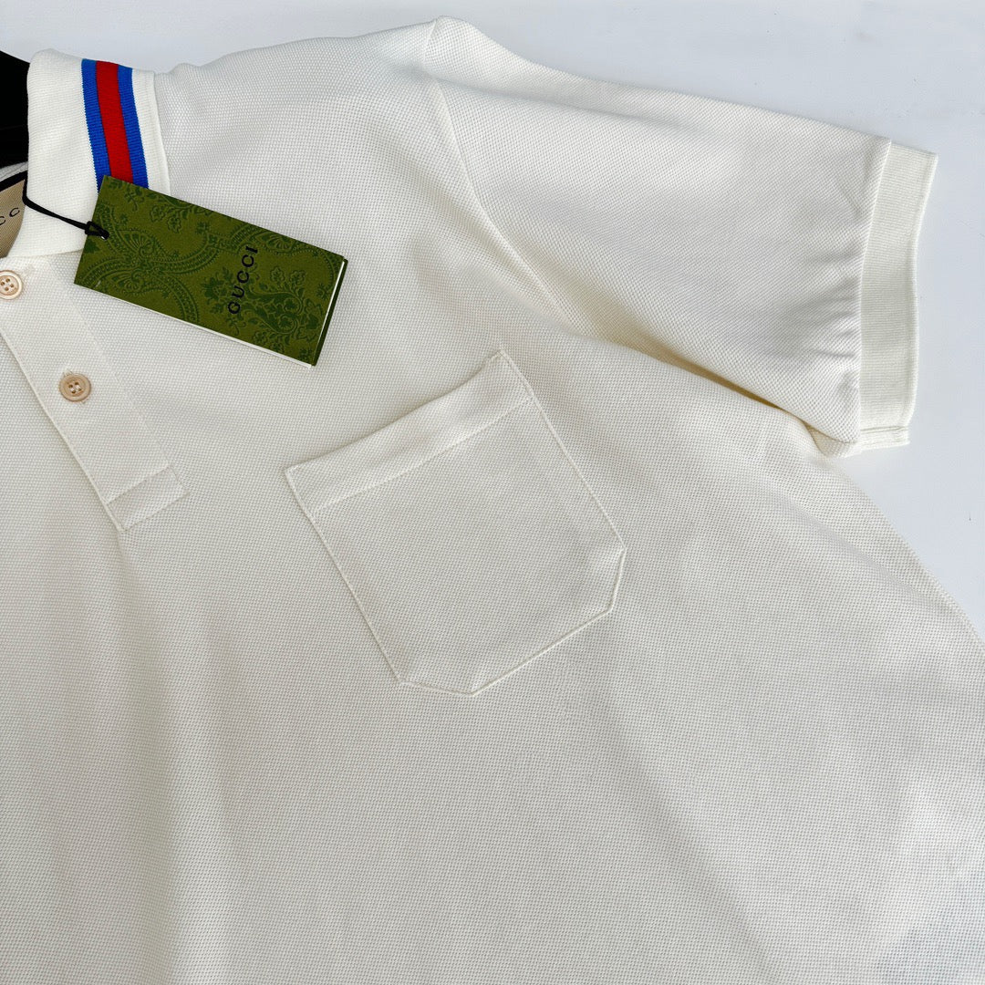 Blaues und weißes Polo