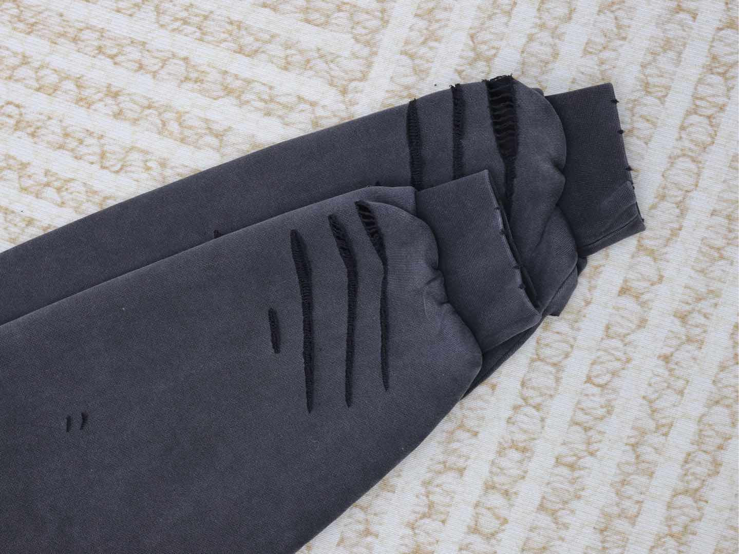 هودي أزرق وأسود