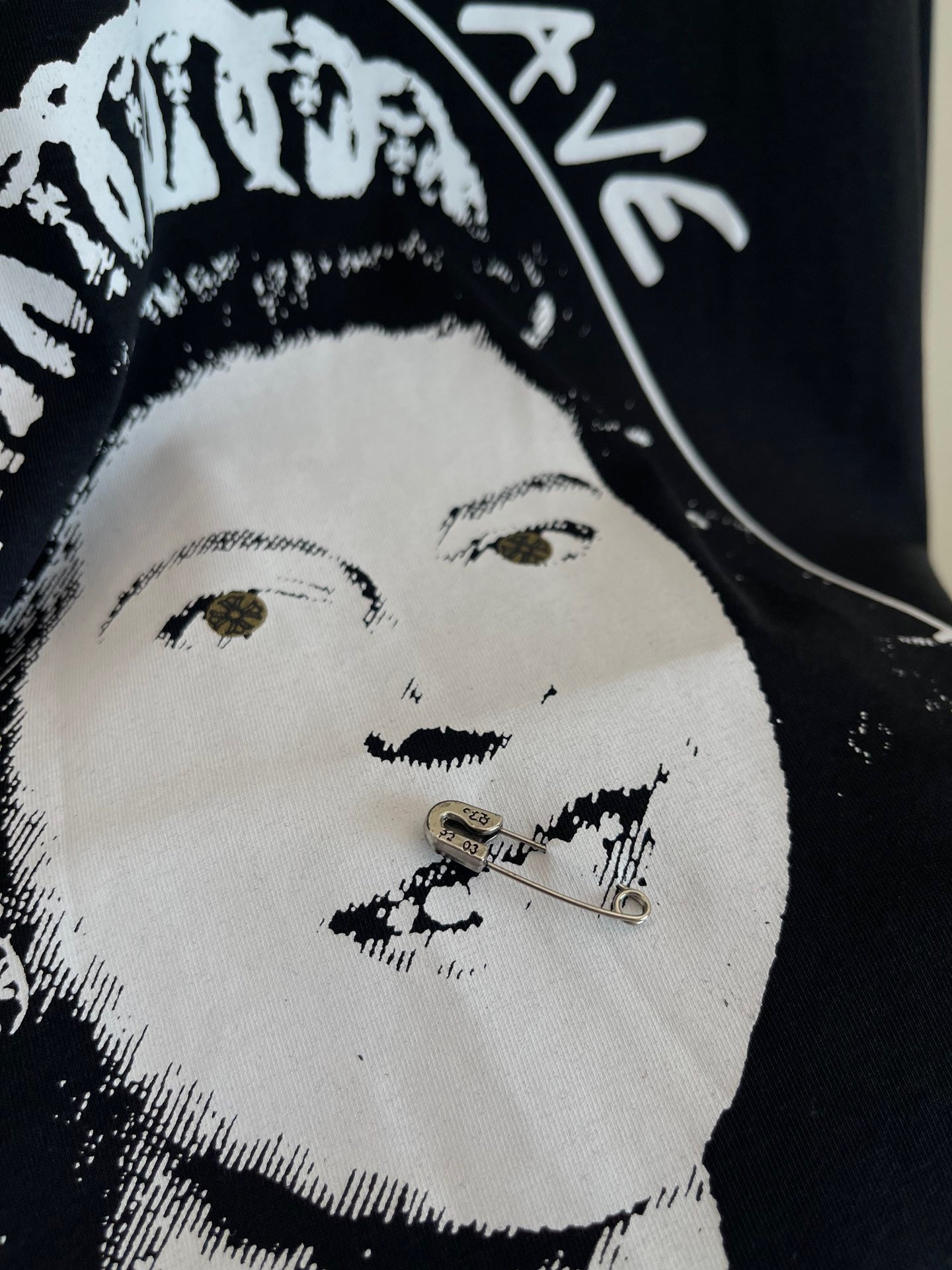 camiseta negra