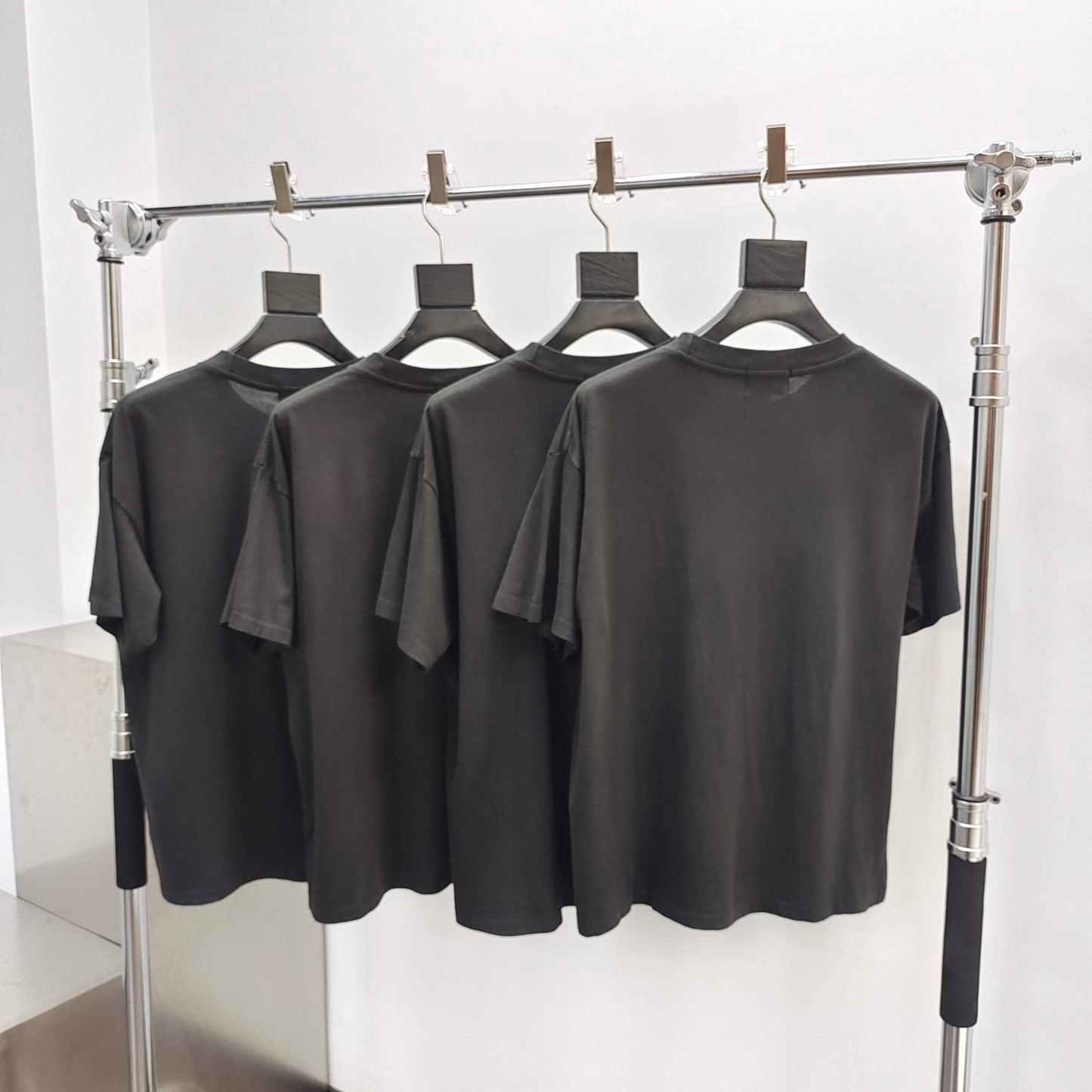 camiseta negra