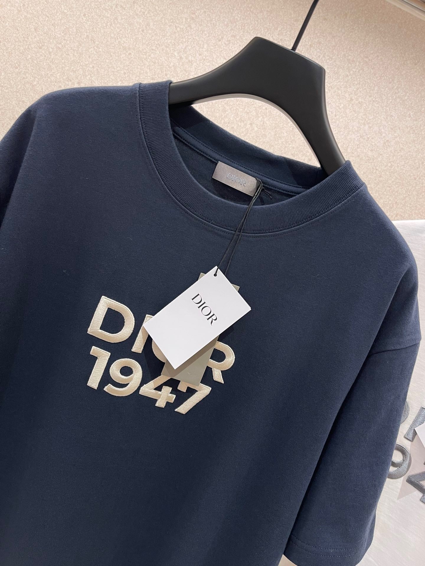 Blau-weißes T-Shirt