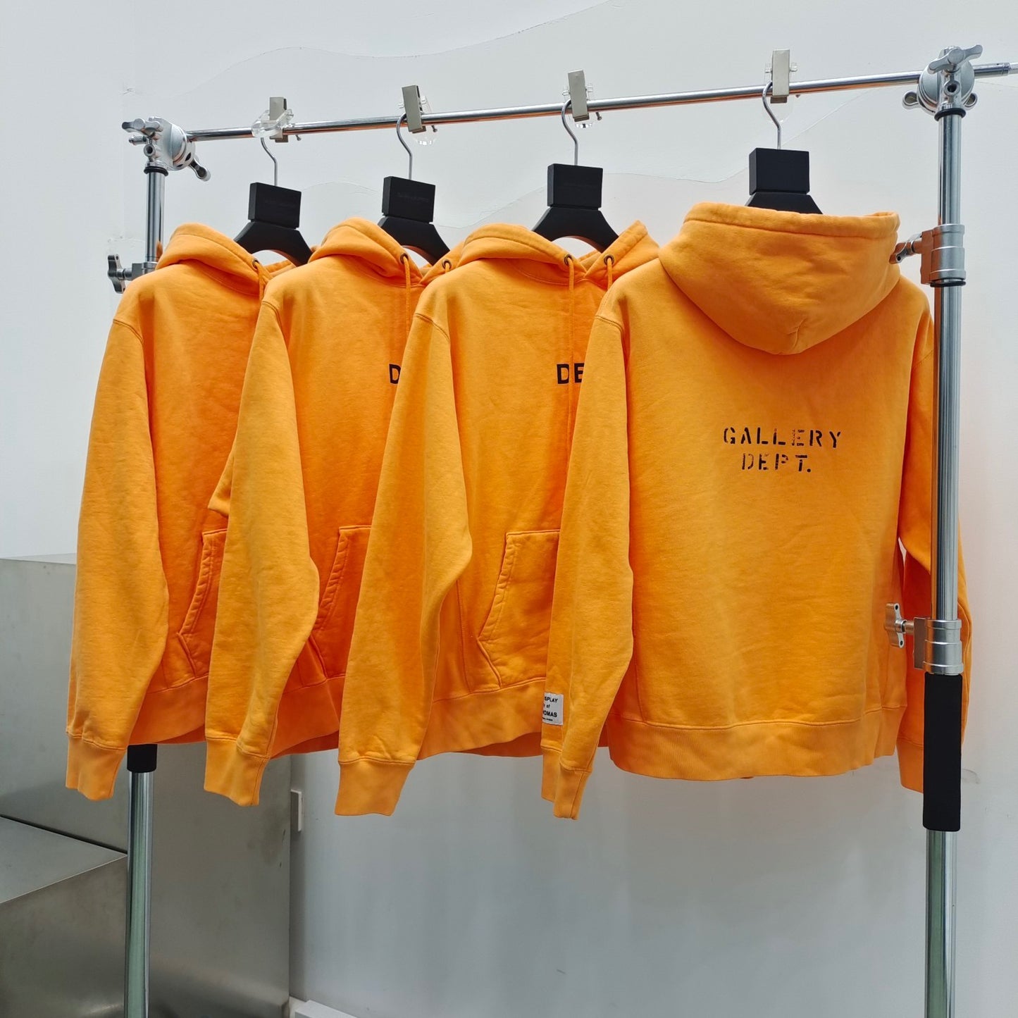 Sudadera con capucha amarilla