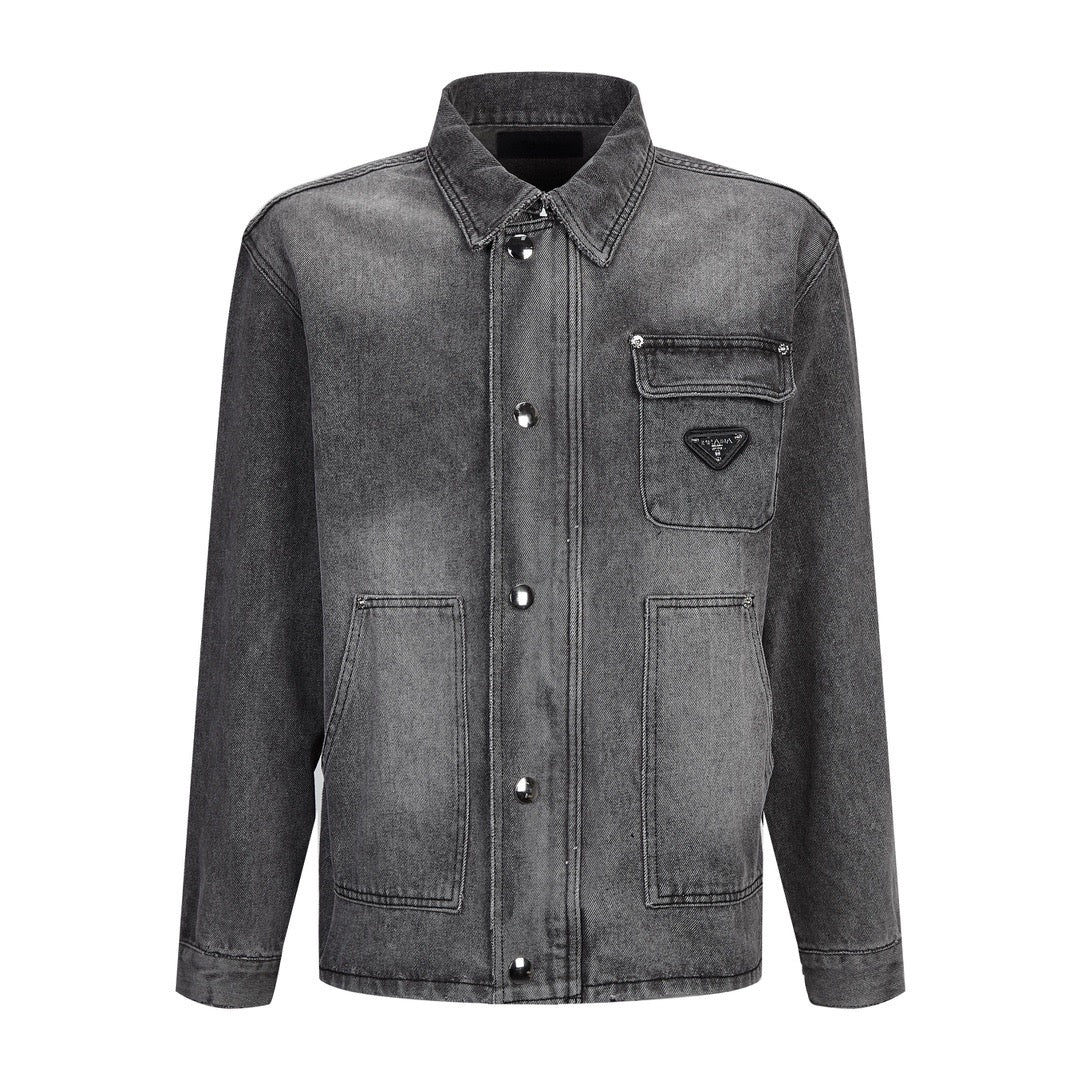 Chaqueta negra y gris