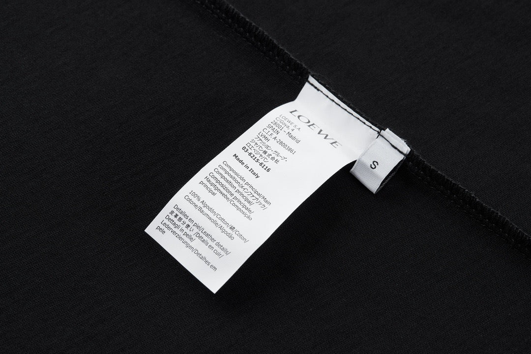 Camiseta en blanco y negro