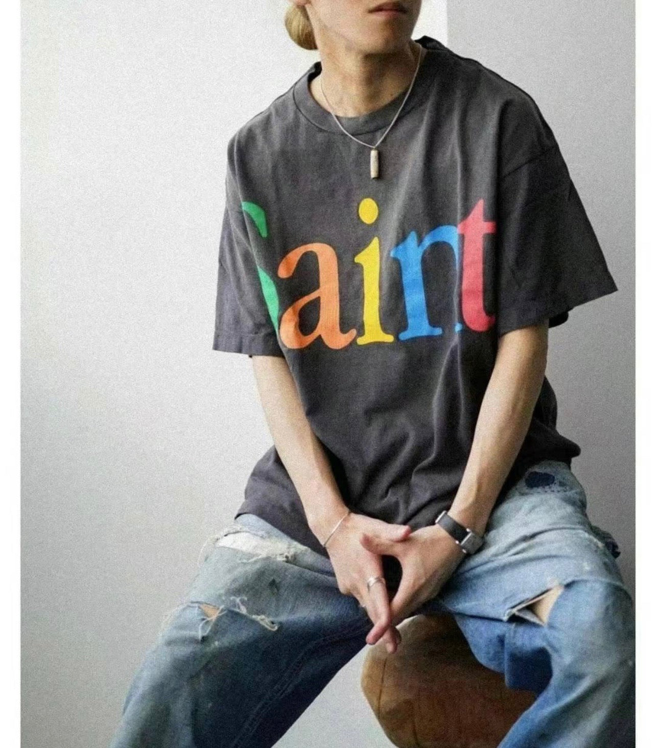 Camiseta negra oscura