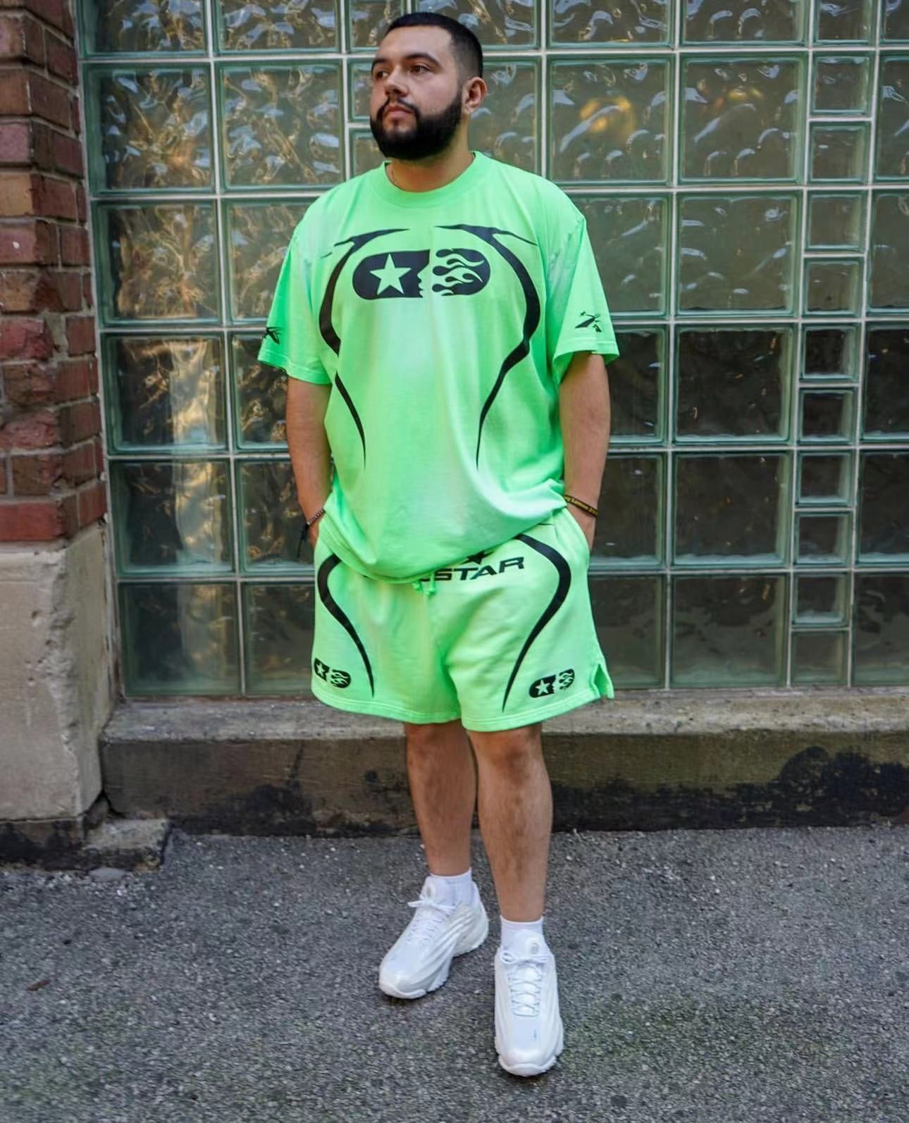 Dunkelgrüne Shorts