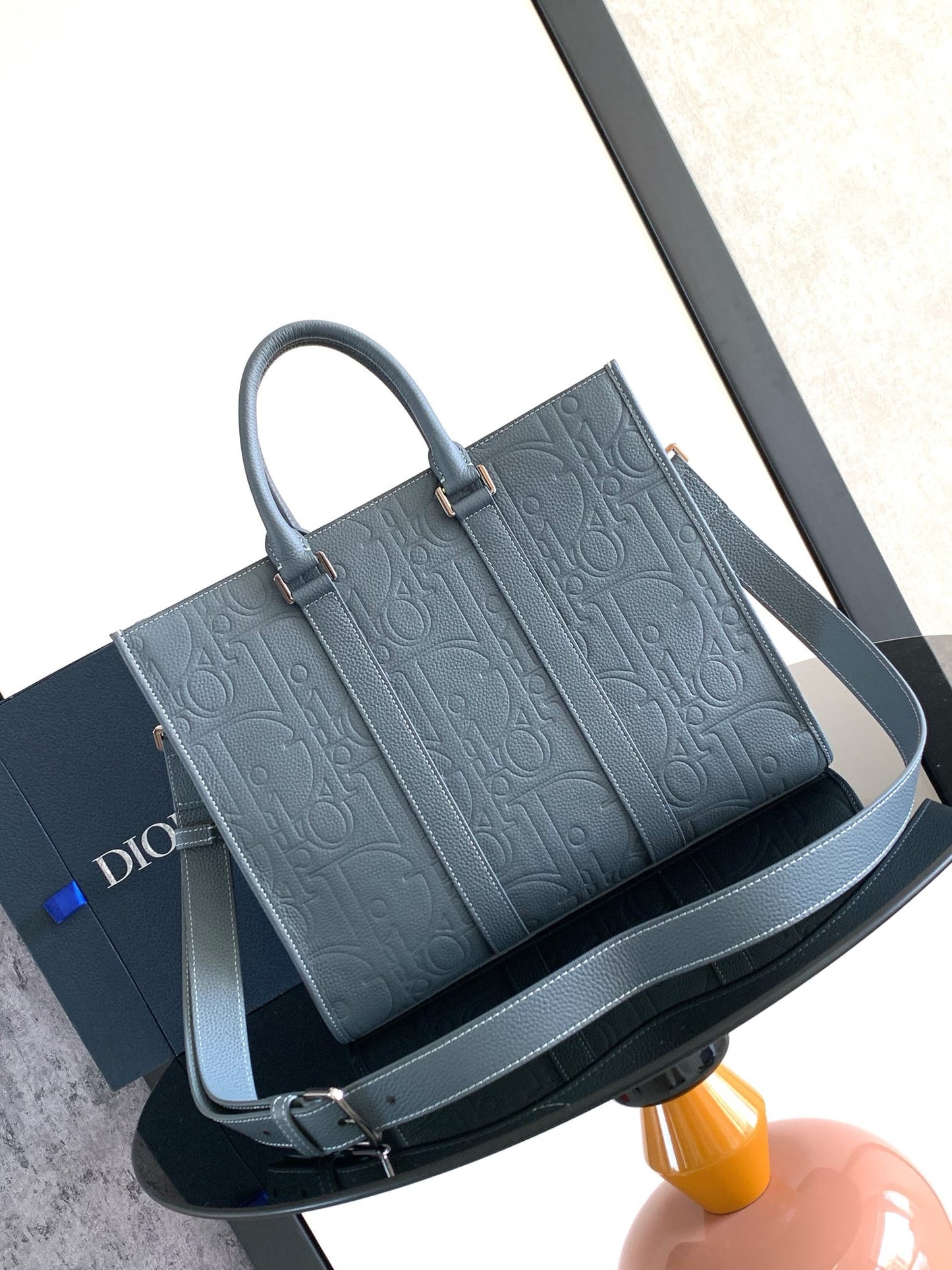 Bolsa gris azul y negra