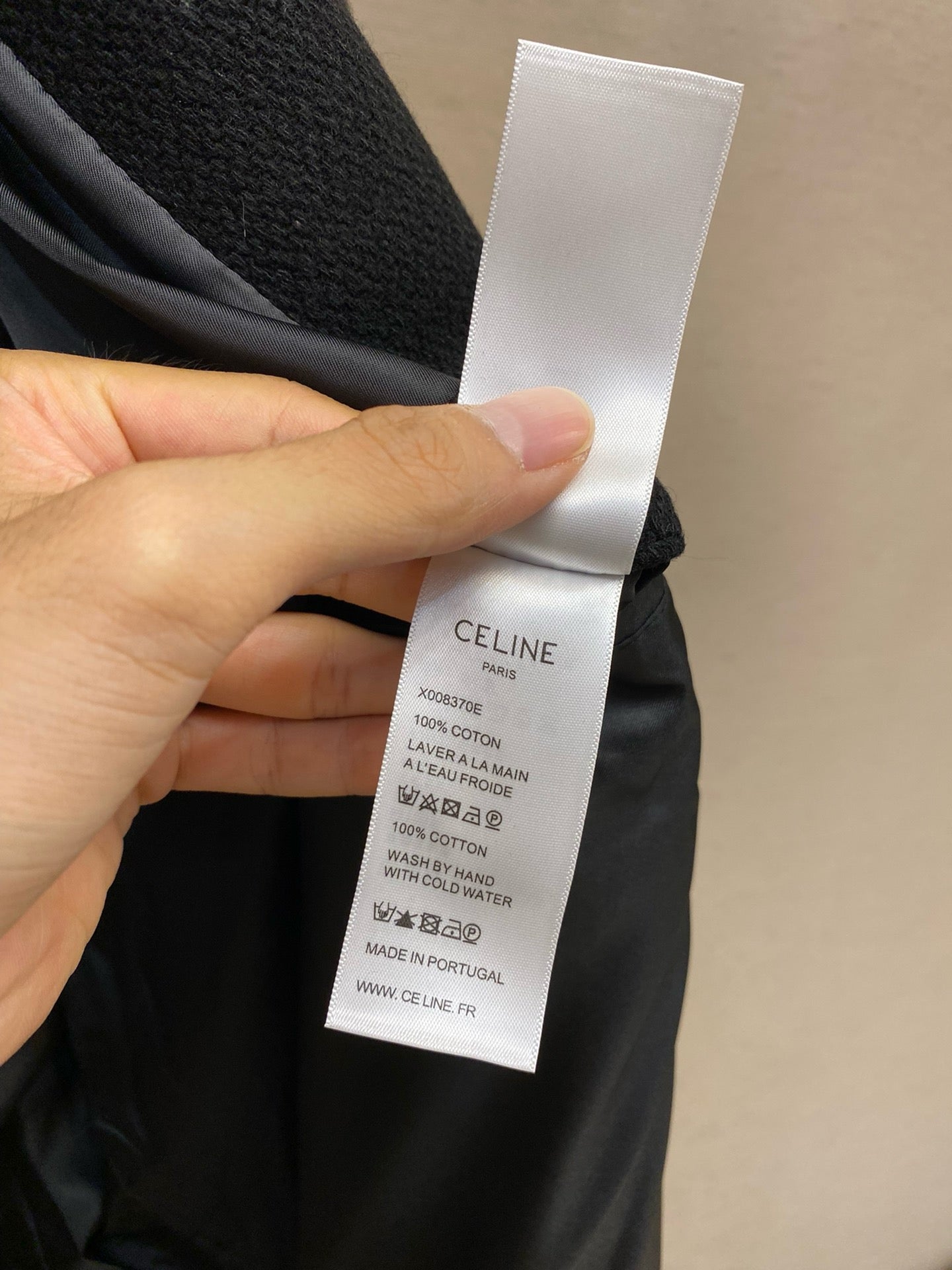 Chaqueta blanca y negra