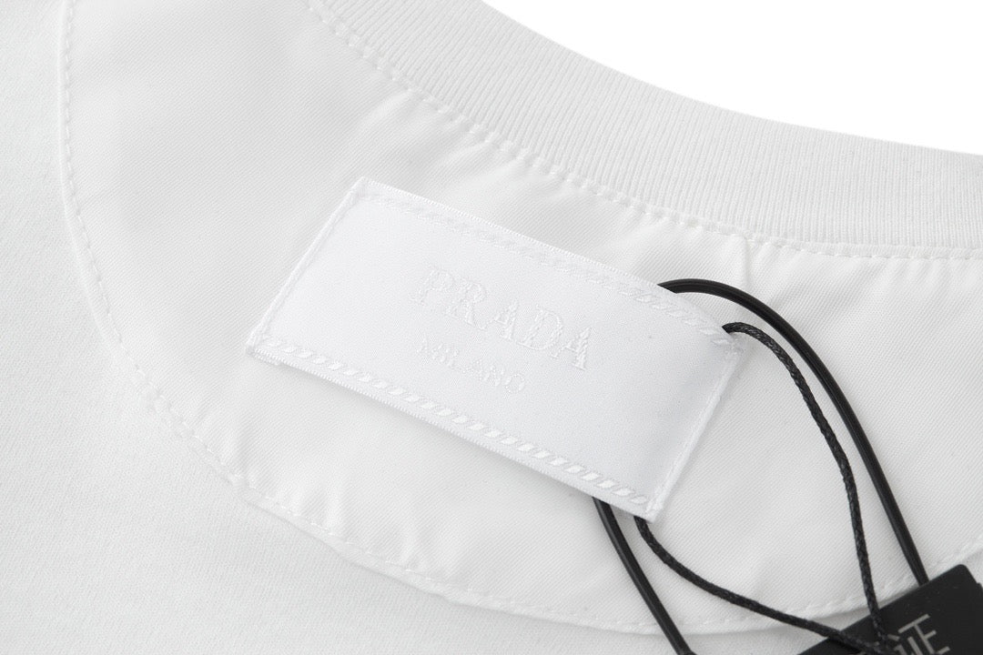 White T-shirt - Size M