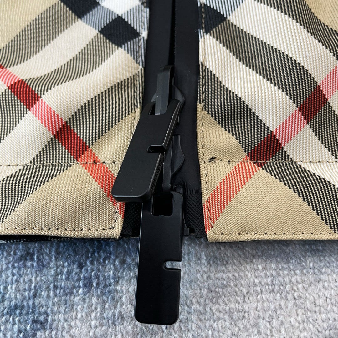 Mehrfarbige Jacke