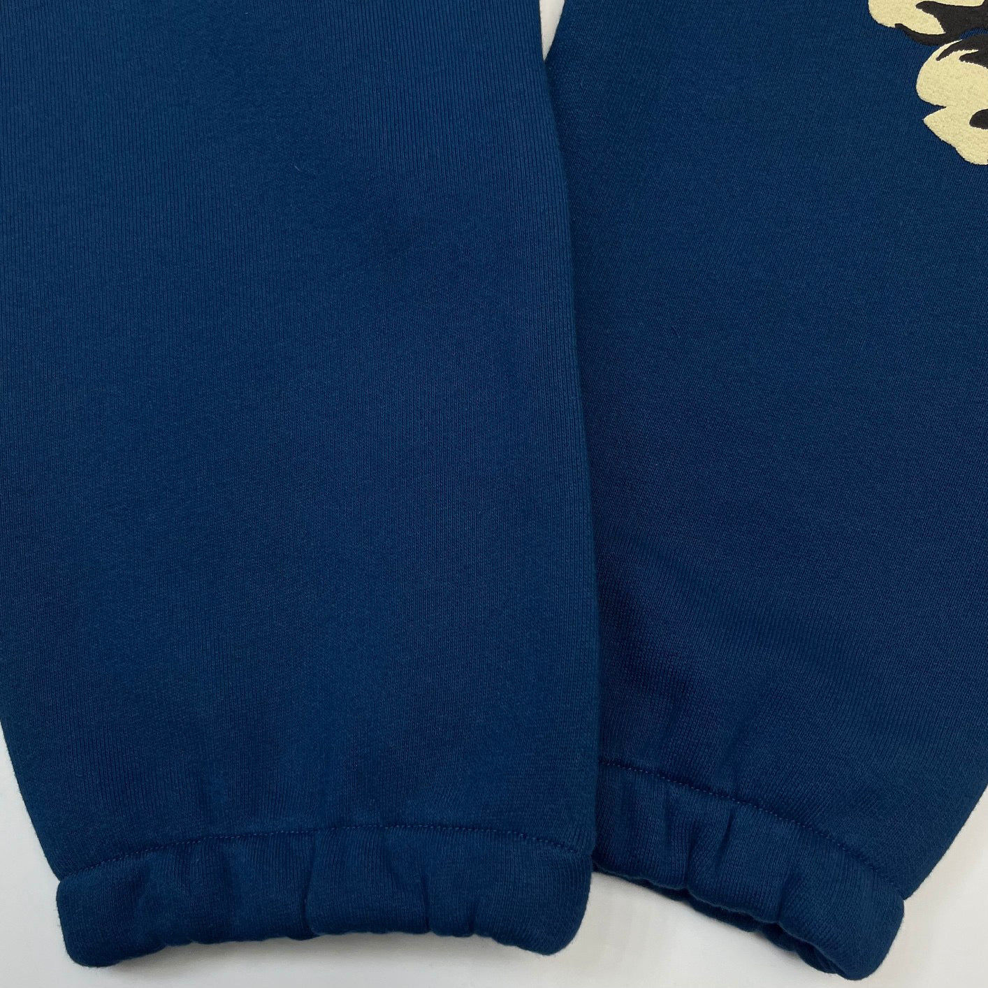Blaue Hose