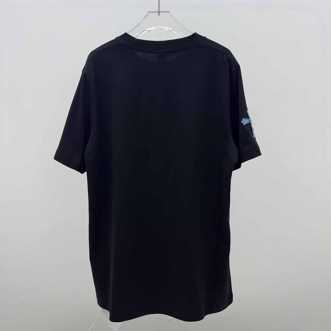 Camiseta en blanco y negro