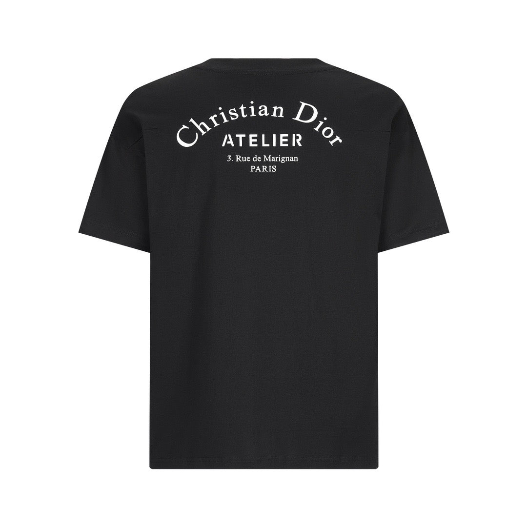 Schwarz-weißes T-Shirt