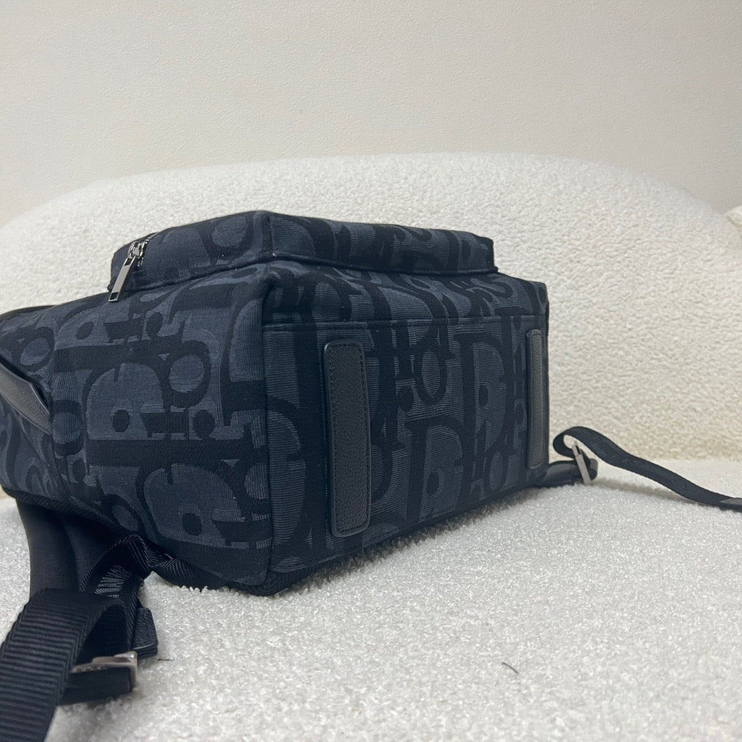 Black and Classic Oblique Bag