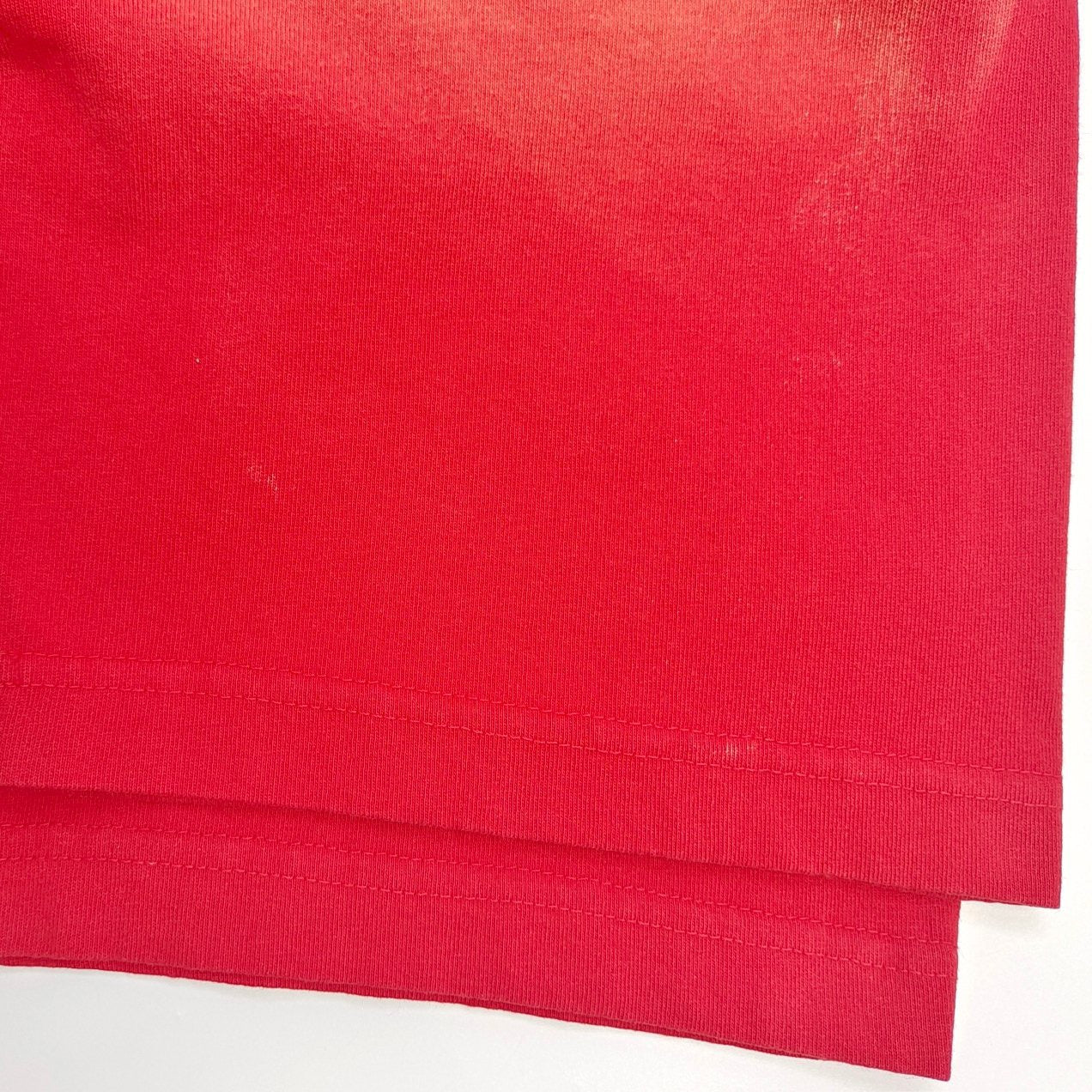 camiseta roja