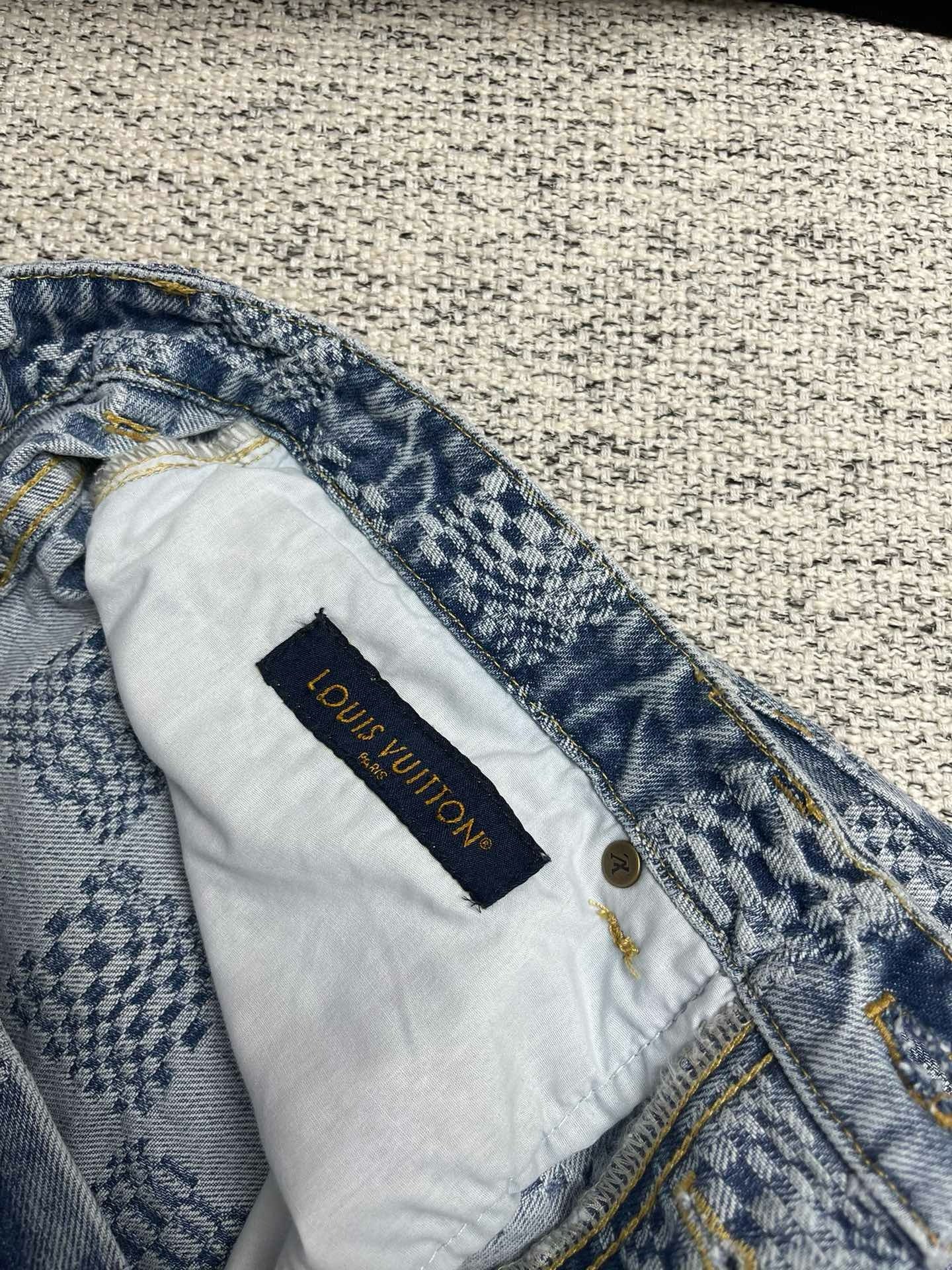Pantalón corto gris