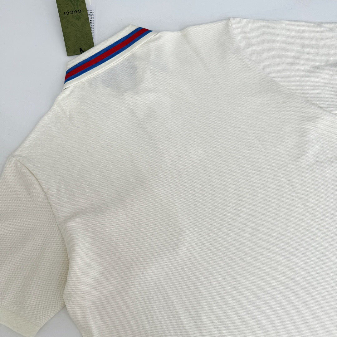 Blaues und weißes Polo