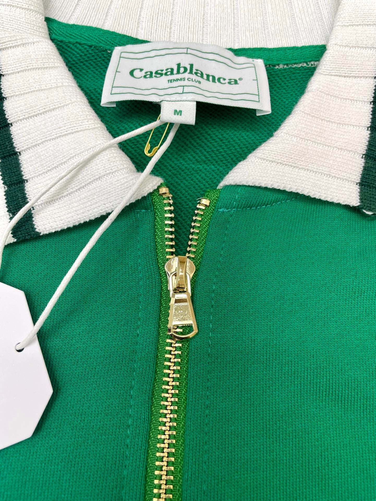 Chaqueta roja y verde