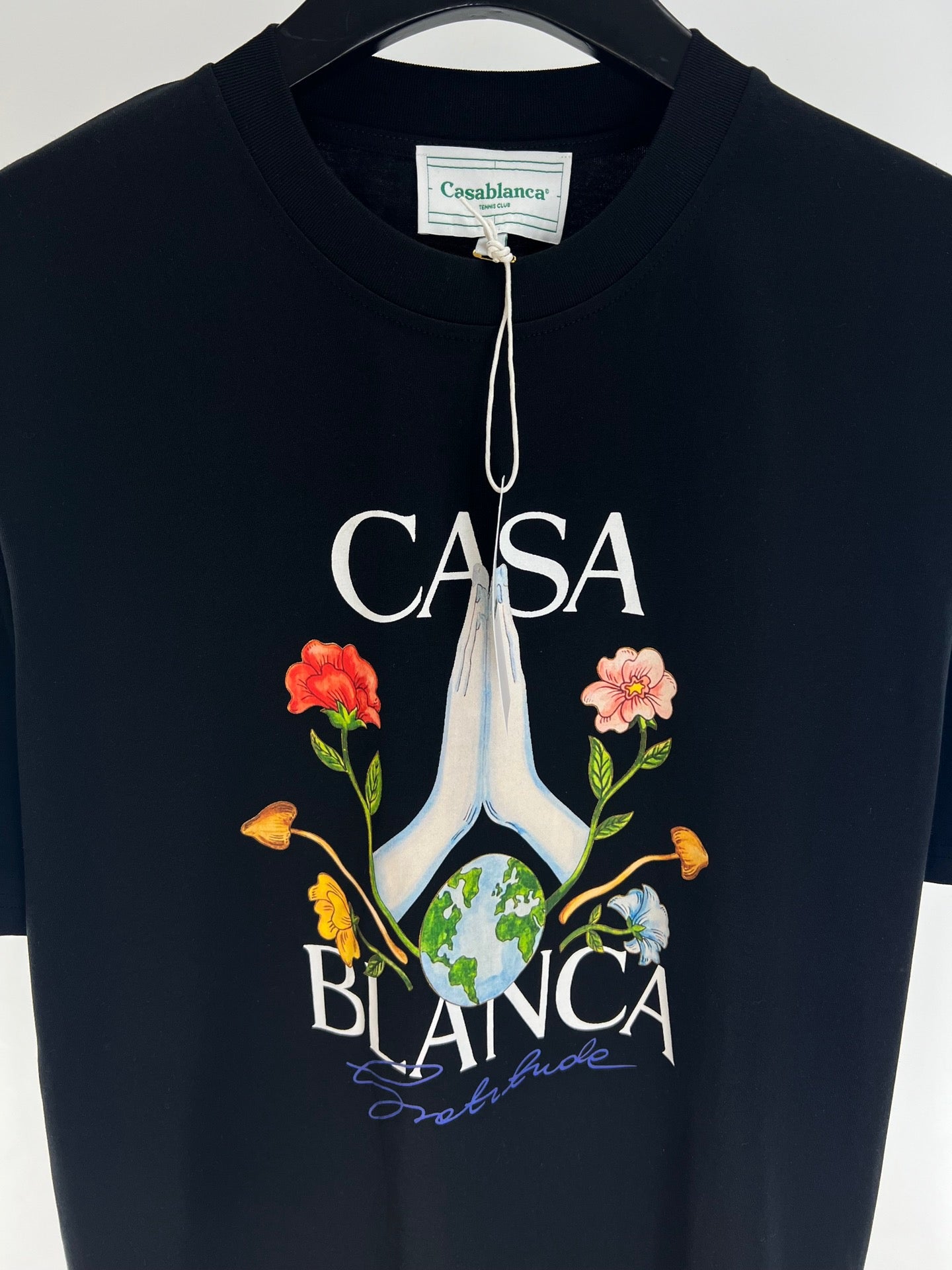 Blaues und gelbes T-Shirt