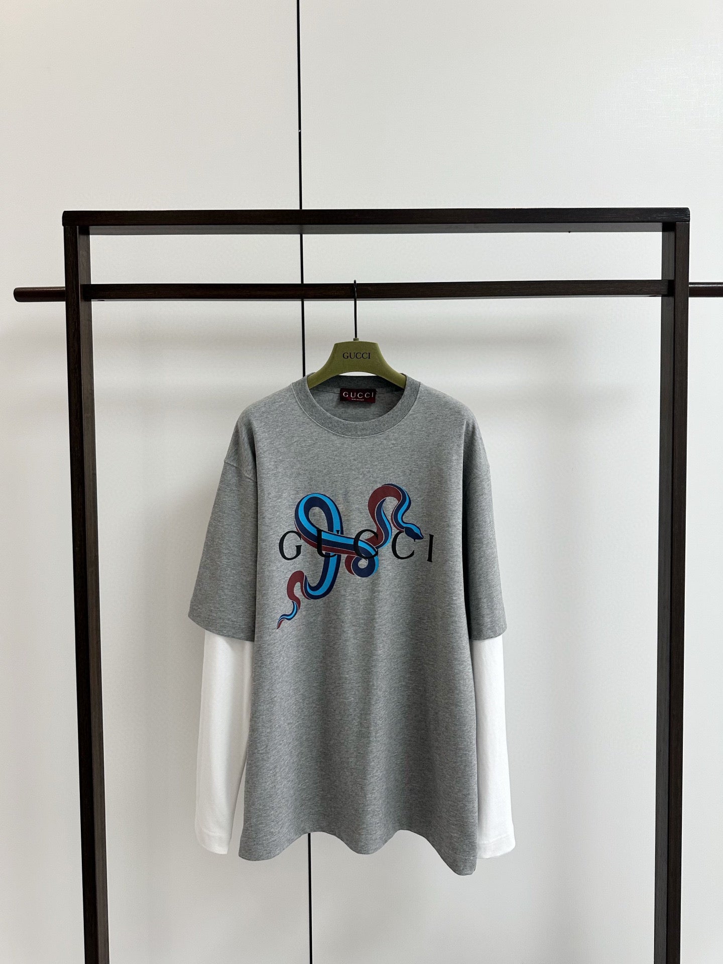 Graues T-Shirt