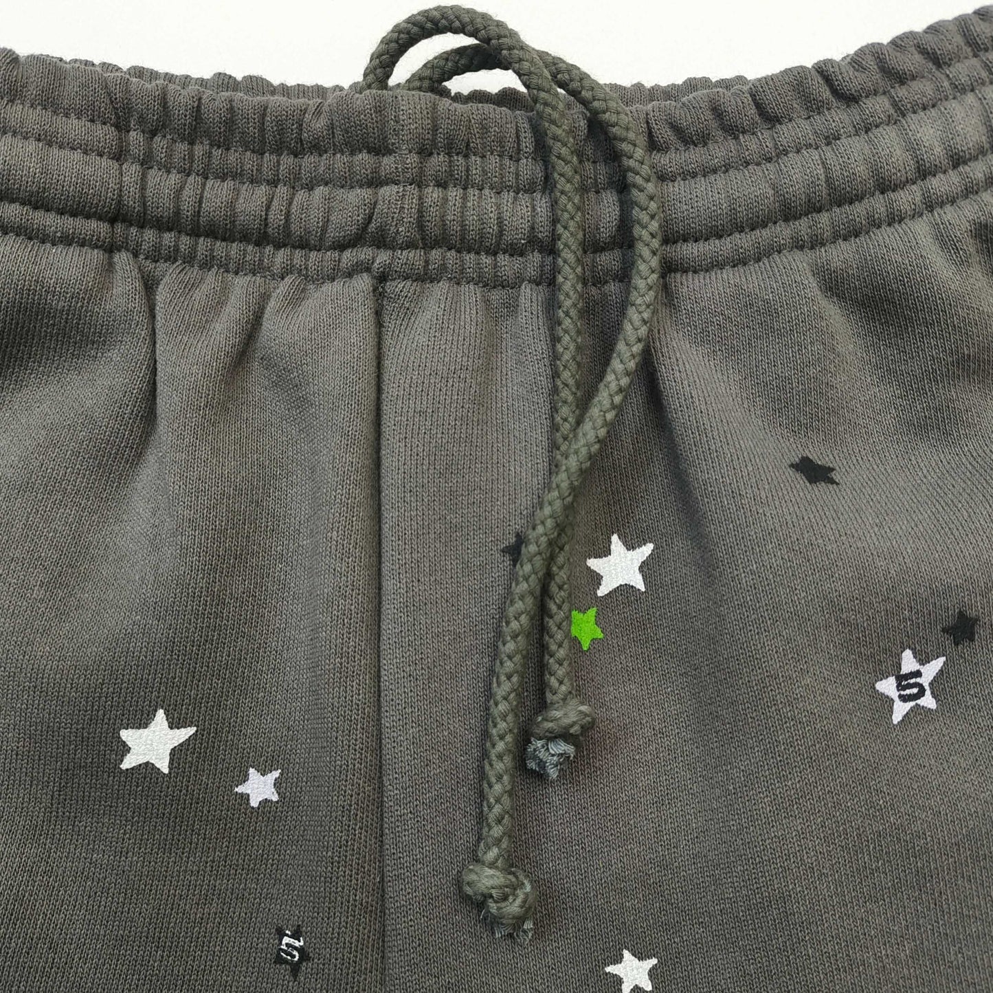Pantalón gris