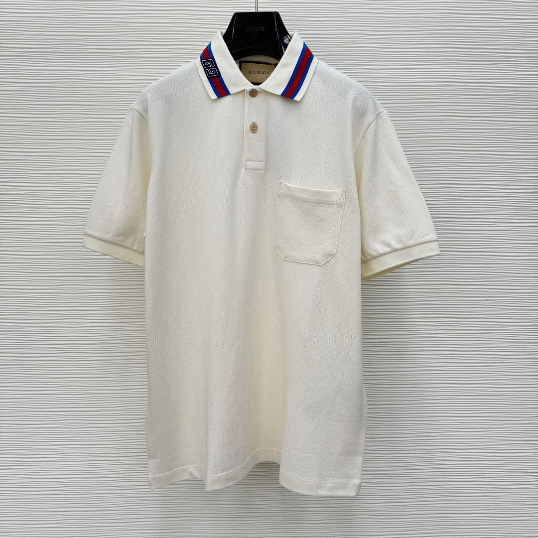Blaues und weißes Polo