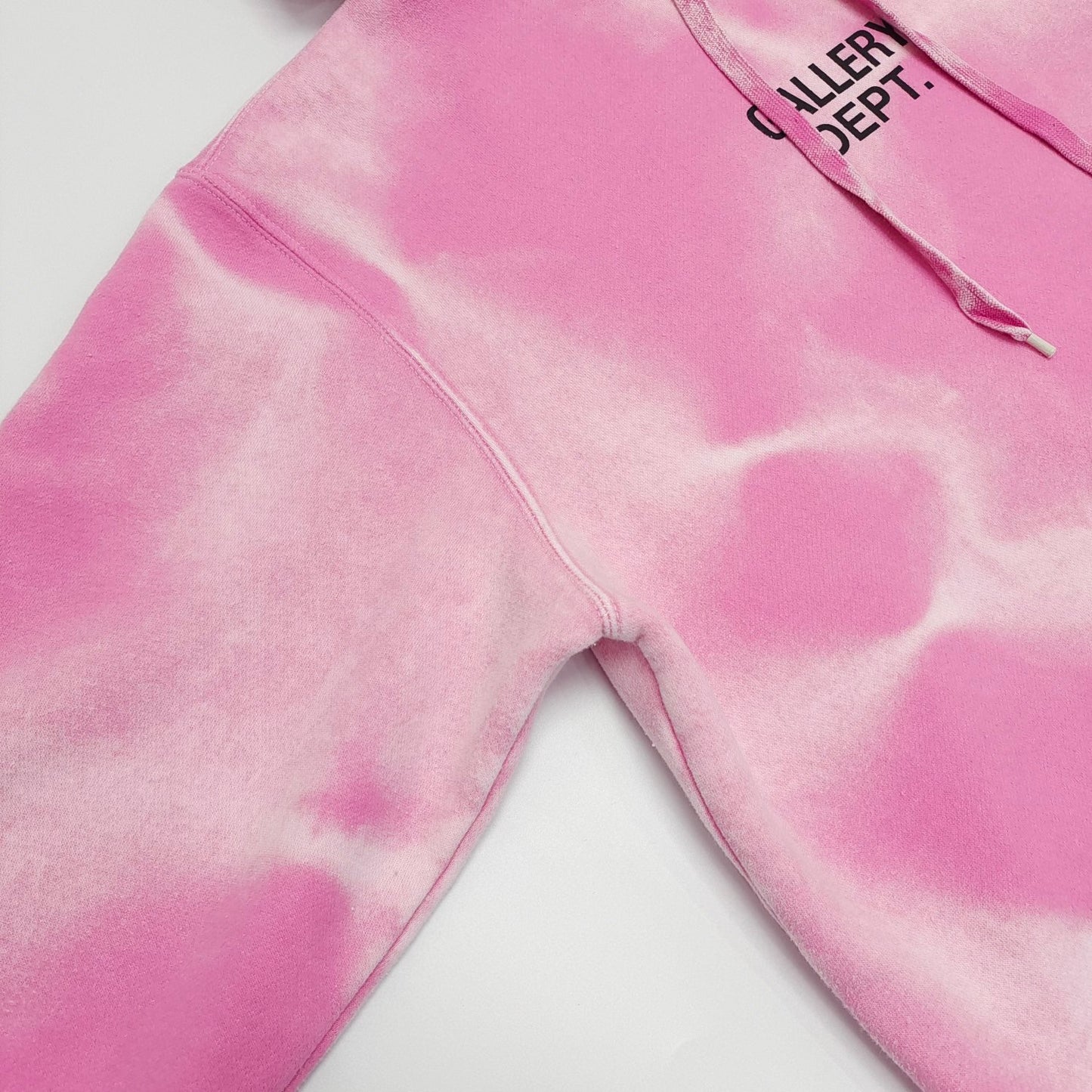 Sudadera con capucha amarilla y rosa
