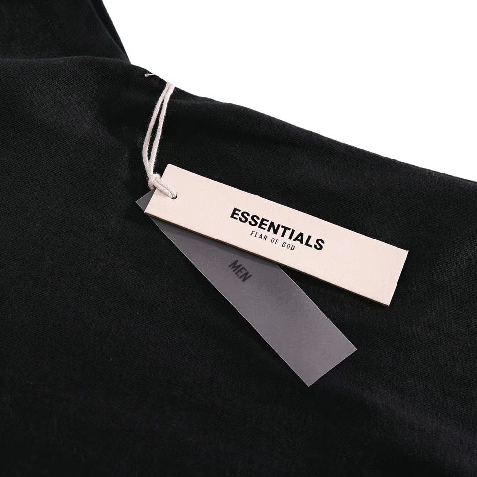 Camiseta gris claro, gris oscuro y negra