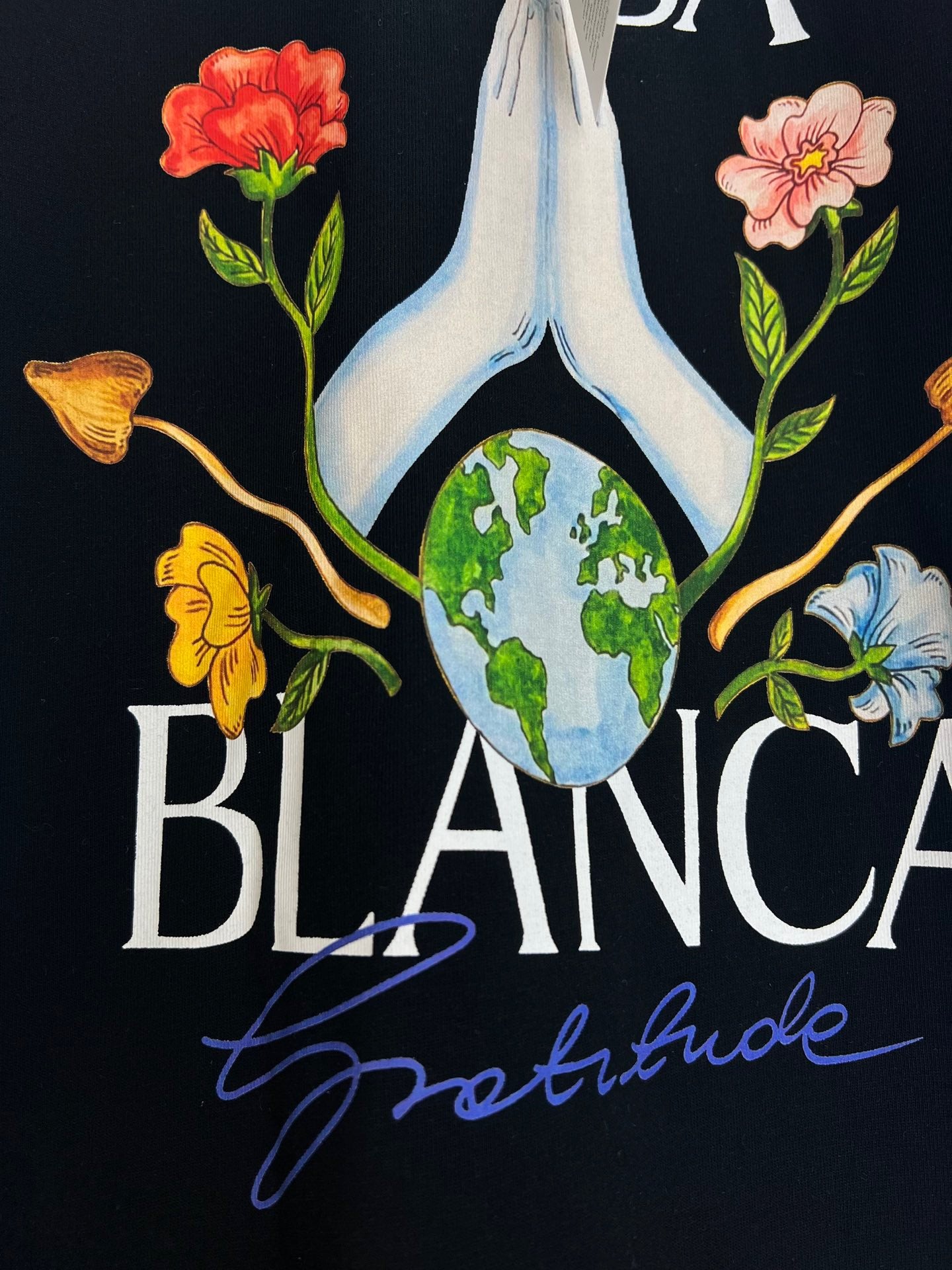 Blaues und gelbes T-Shirt