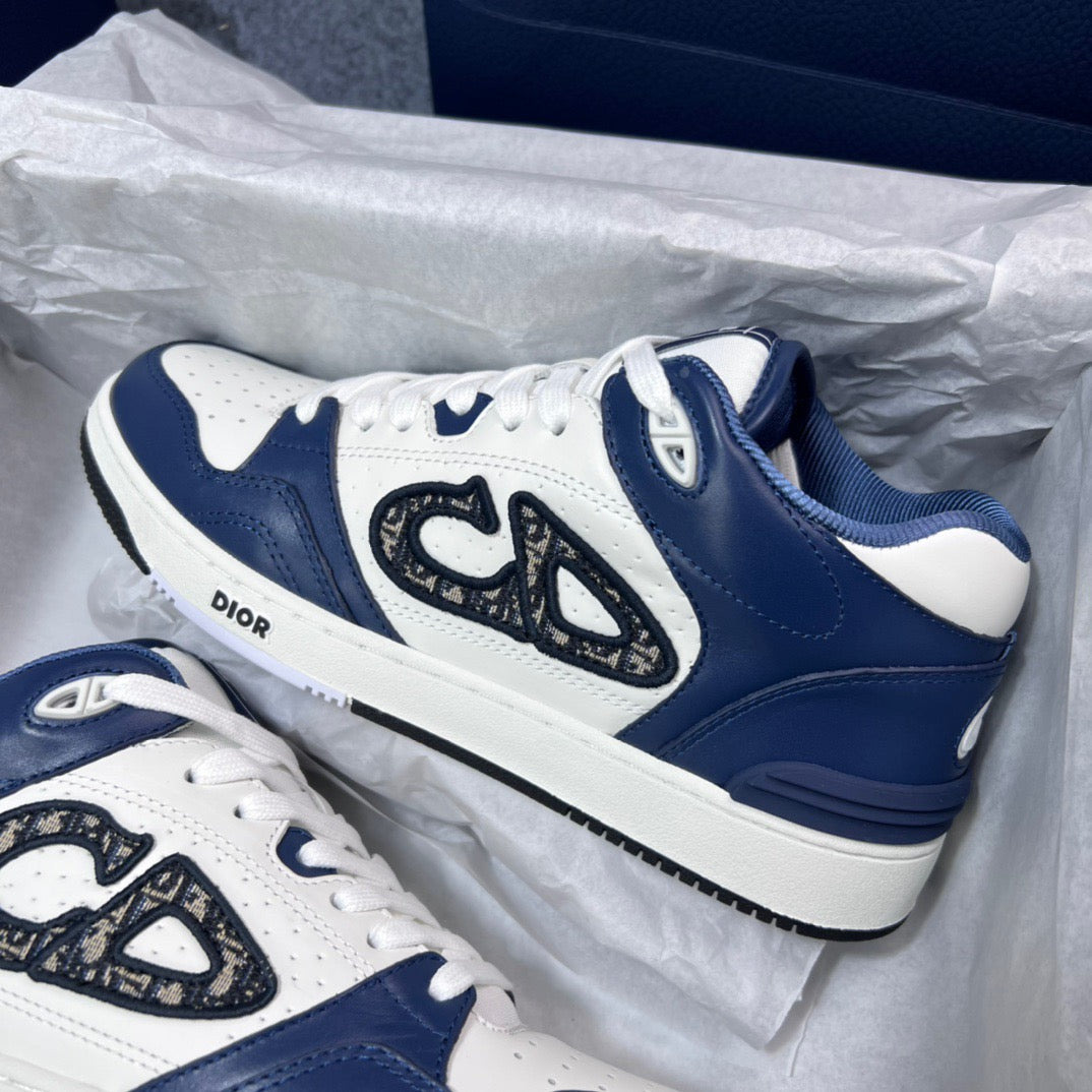 Mehrfarbige Schuhe