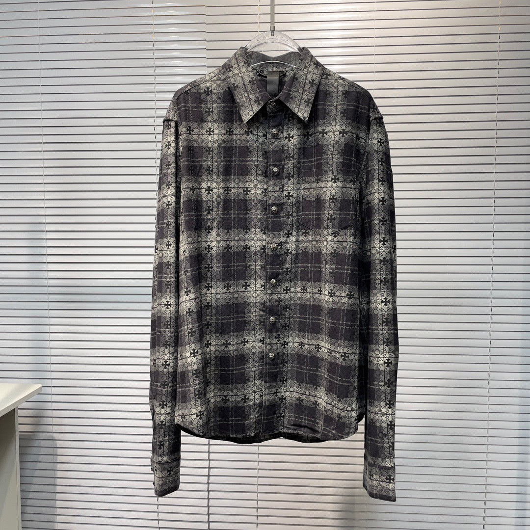 Camisa azul y negra