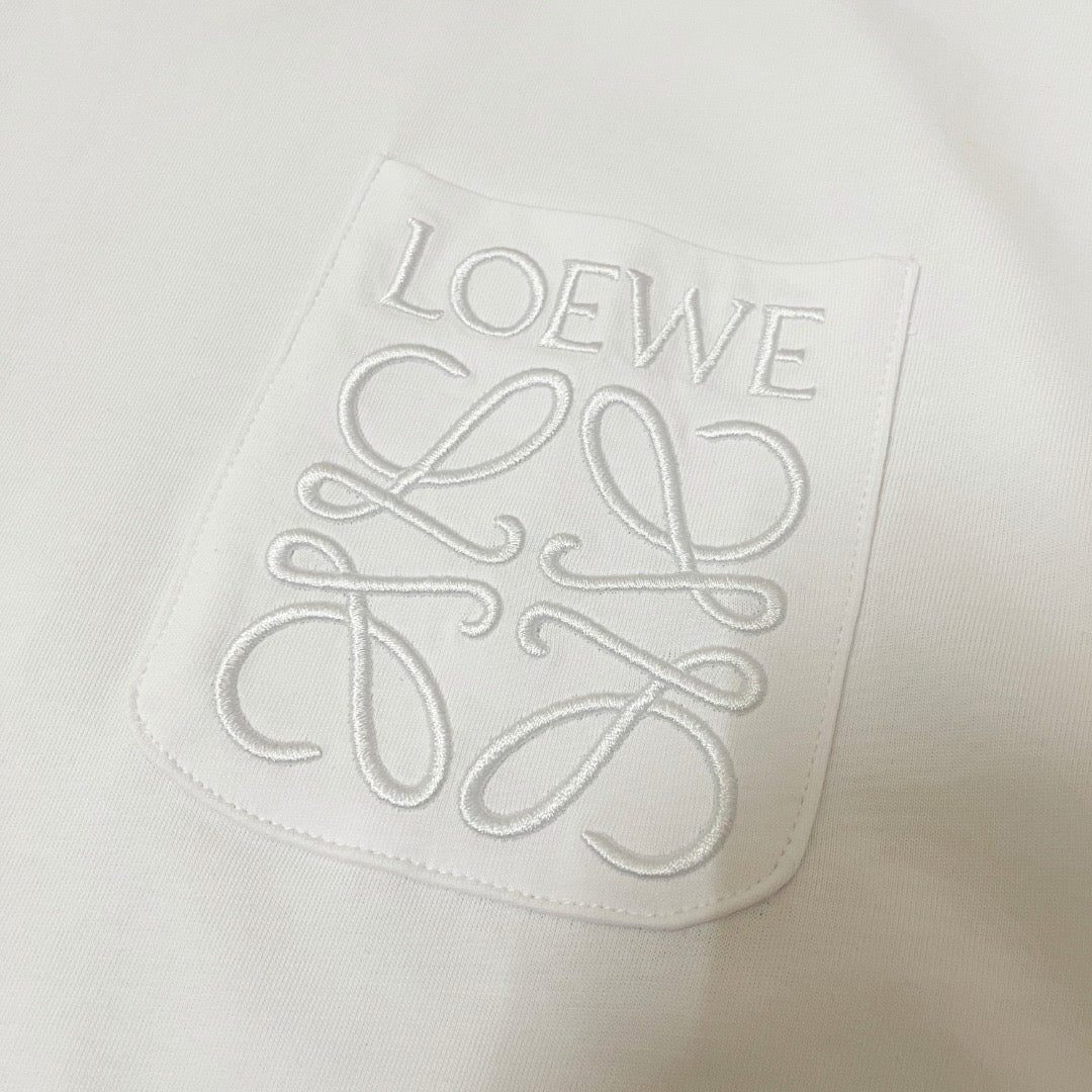 Camiseta blanca, negra y verde