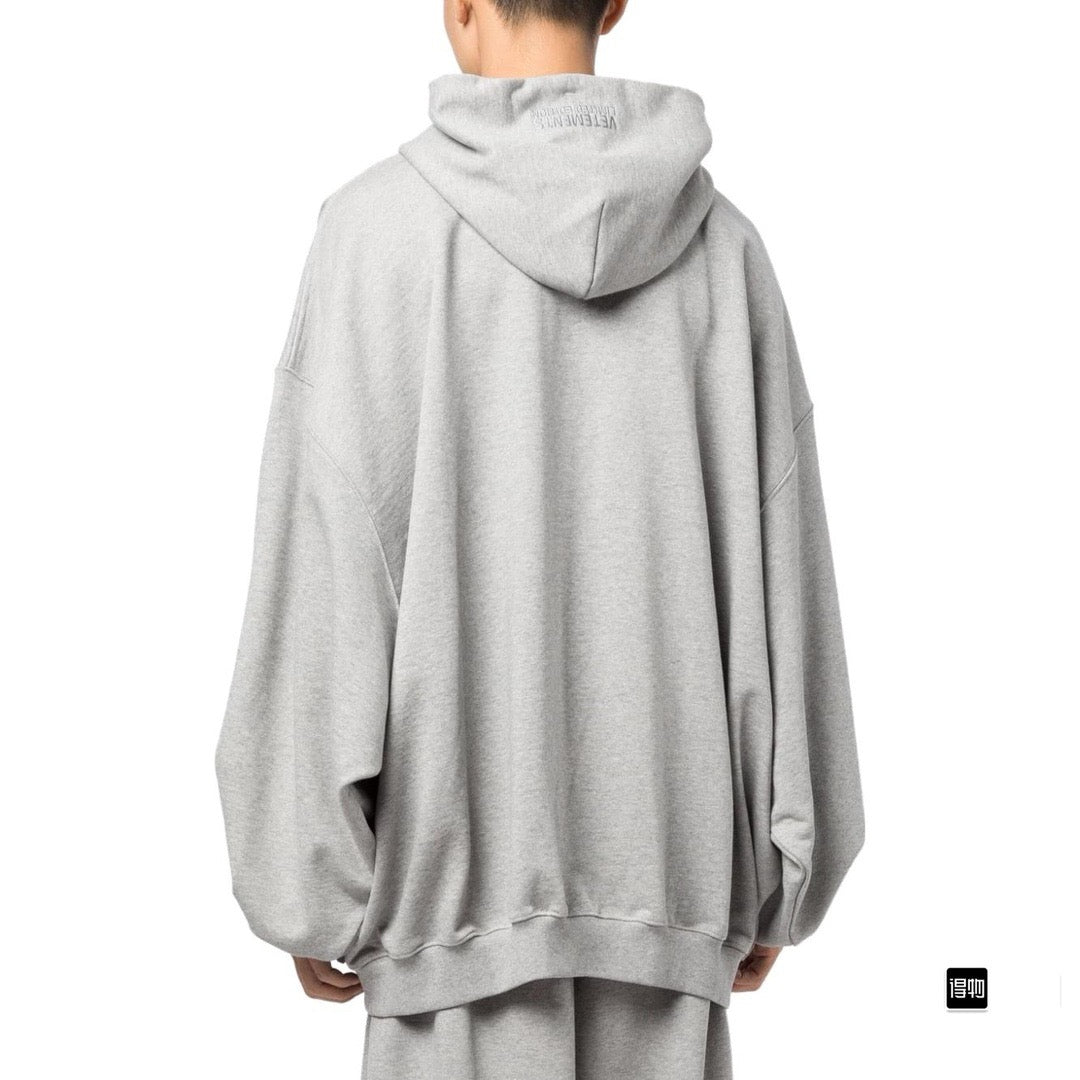 Chaqueta negra y gris