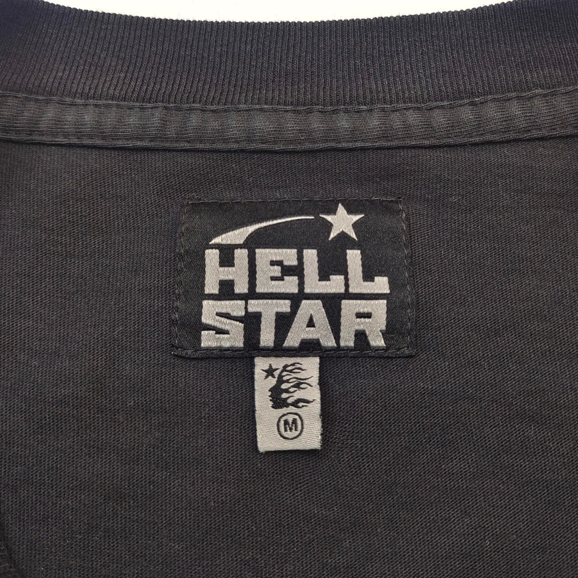 Camiseta negra oscura