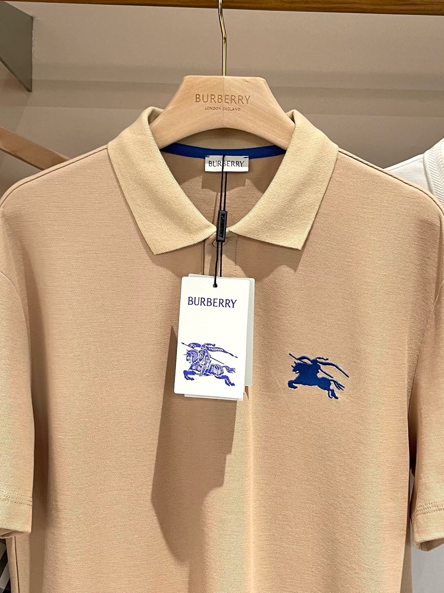 T-Shirt in Khaki und Dunkelblau