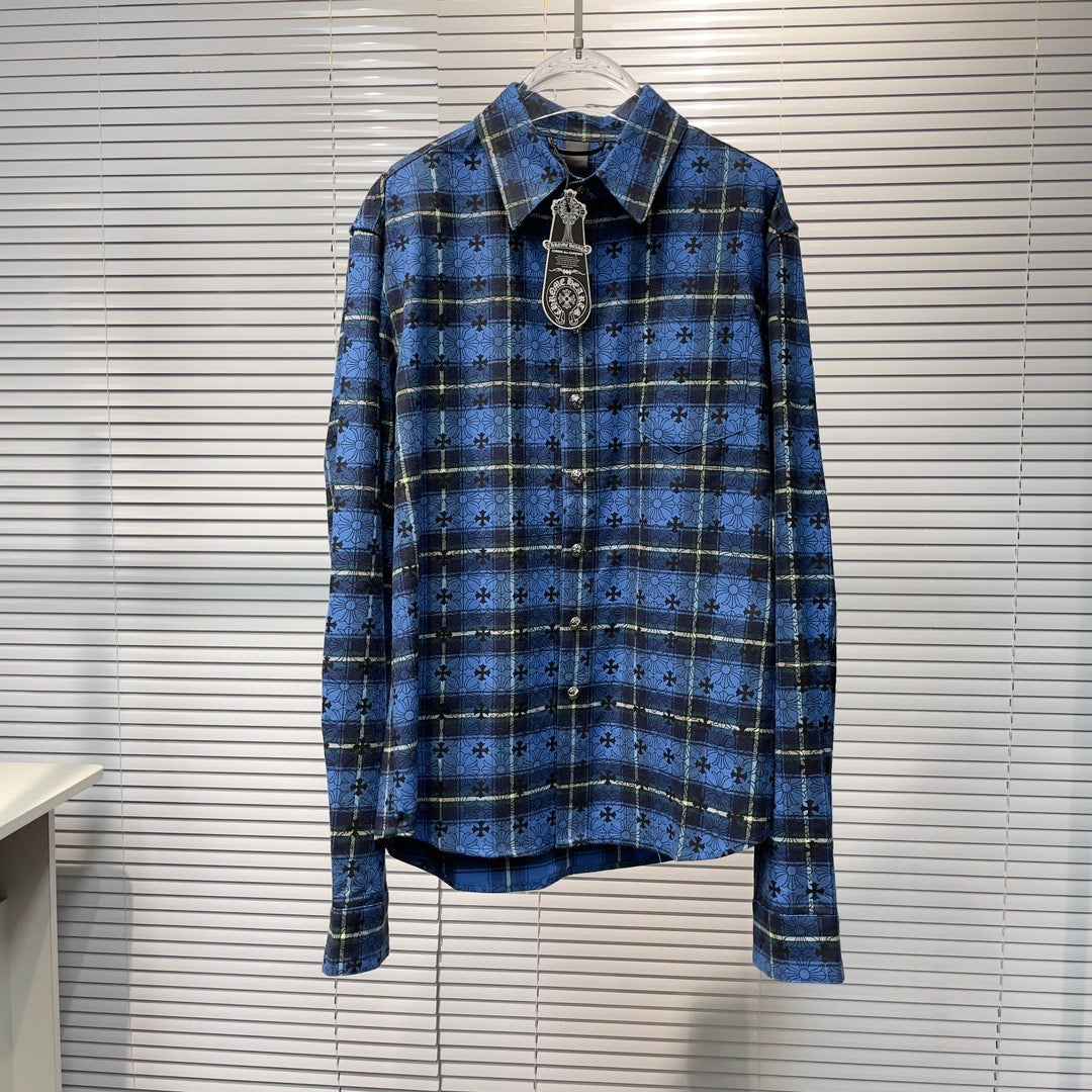 Camisa azul y negra