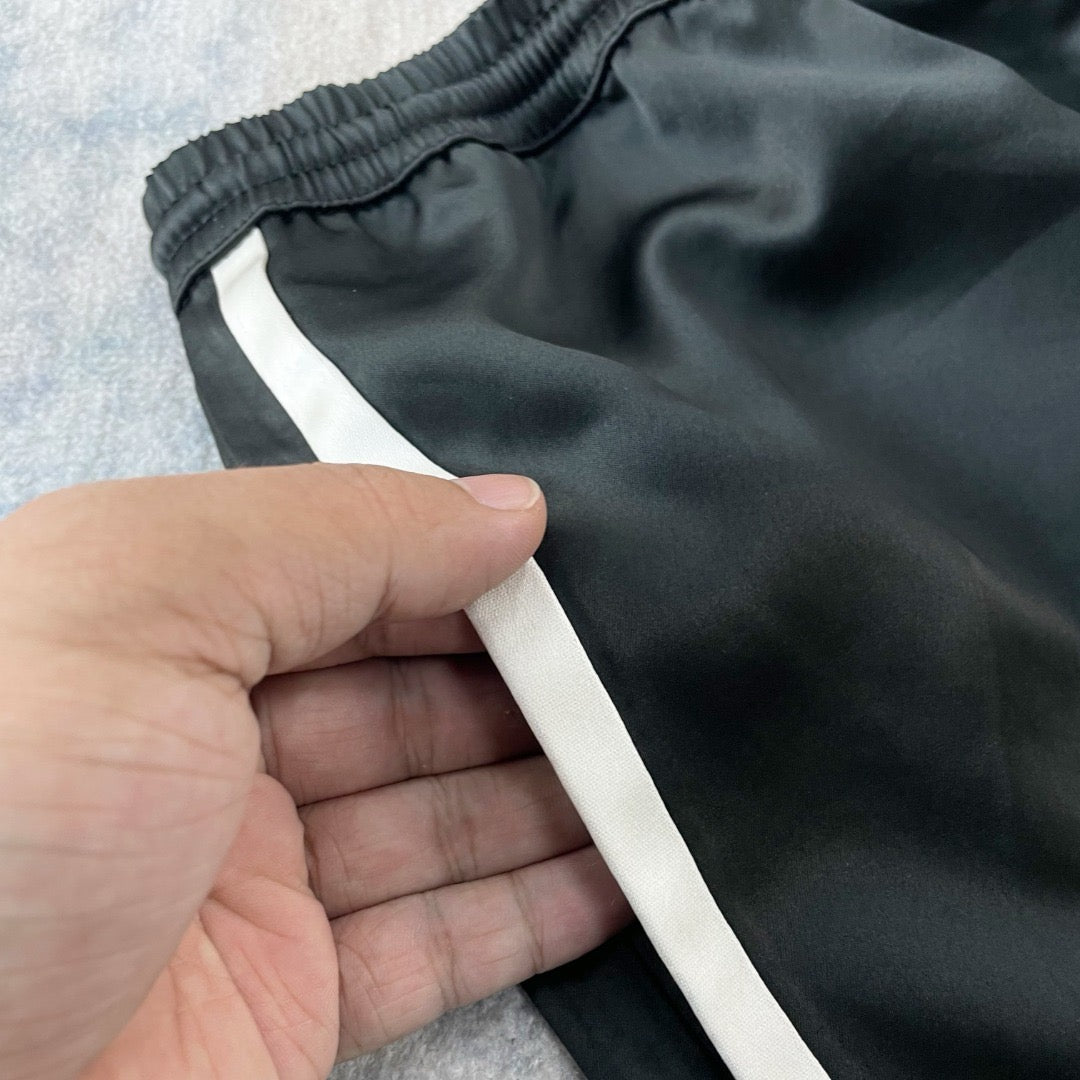 Dunkelgrüne Hose