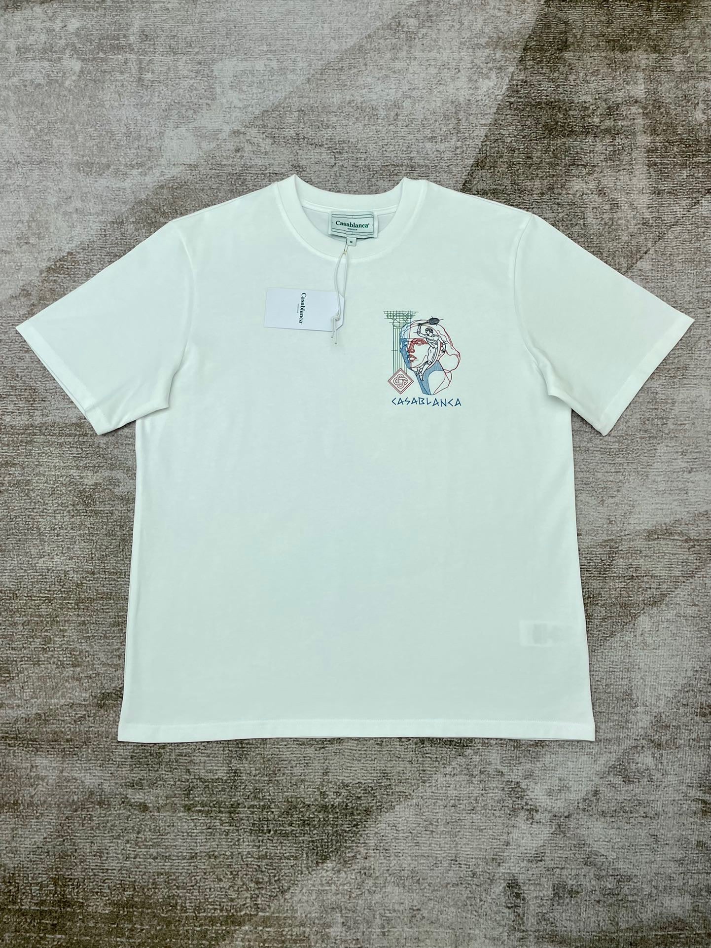Camiseta en blanco y negro