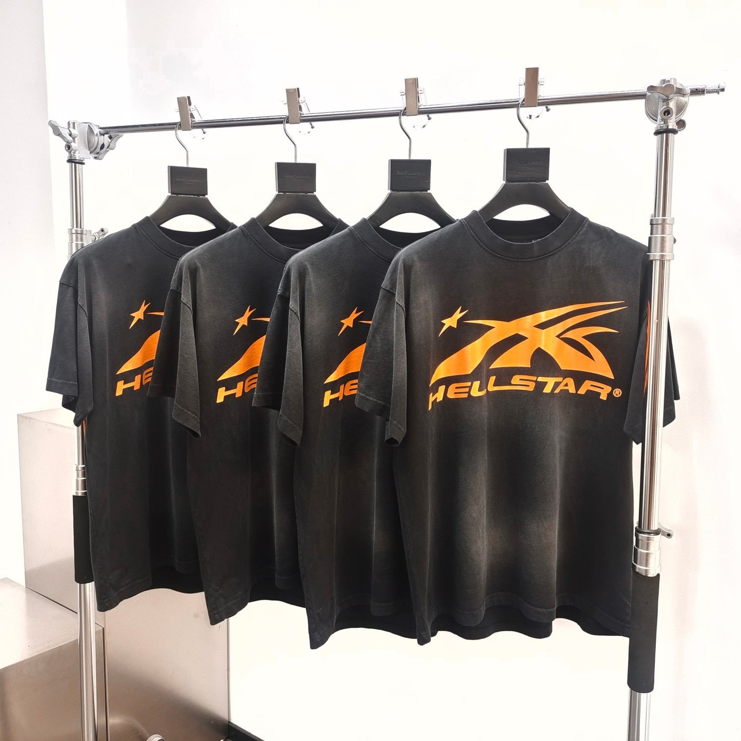 Camiseta negra oscura
