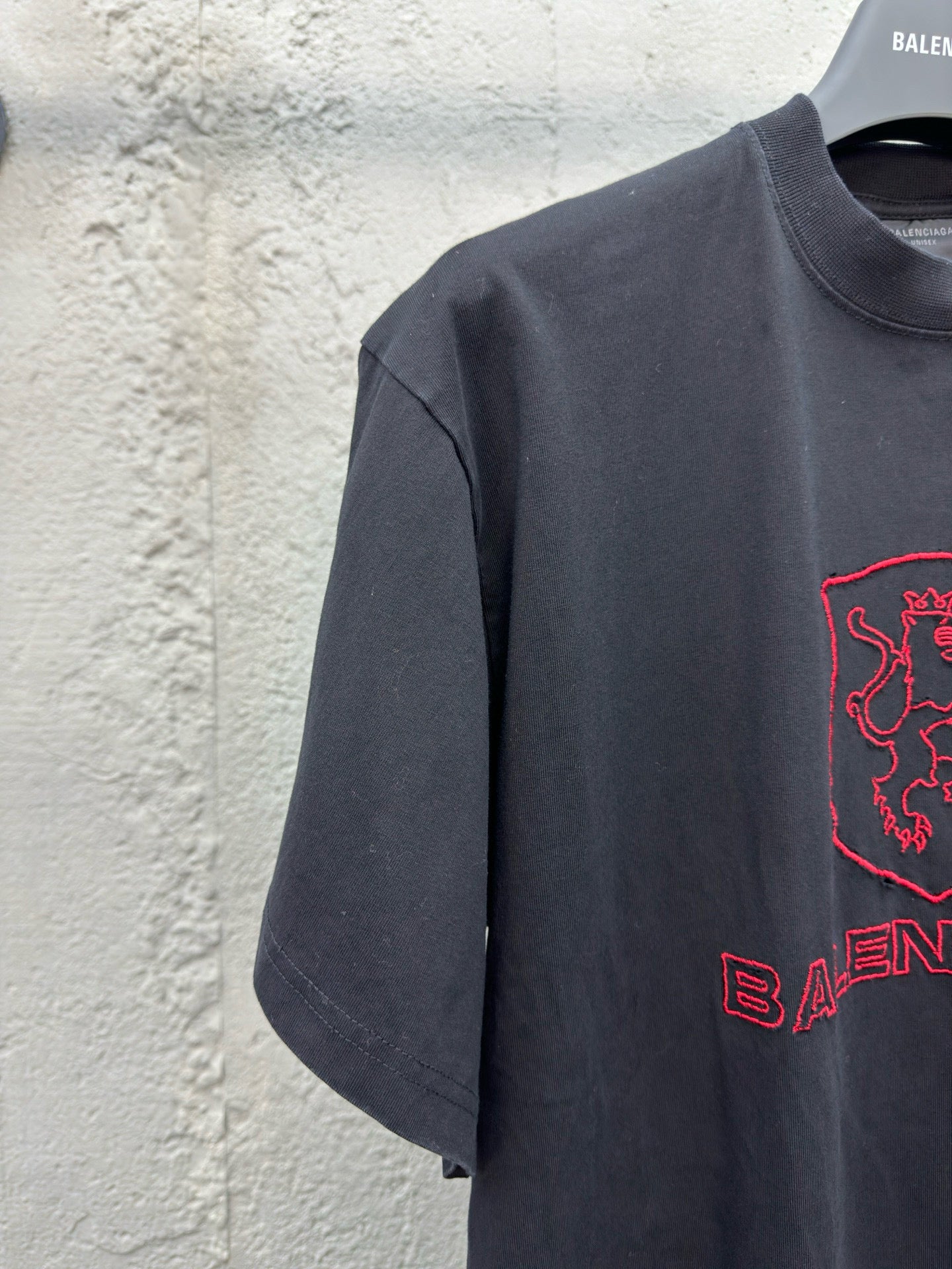 Dunkelschwarzes T-Shirt