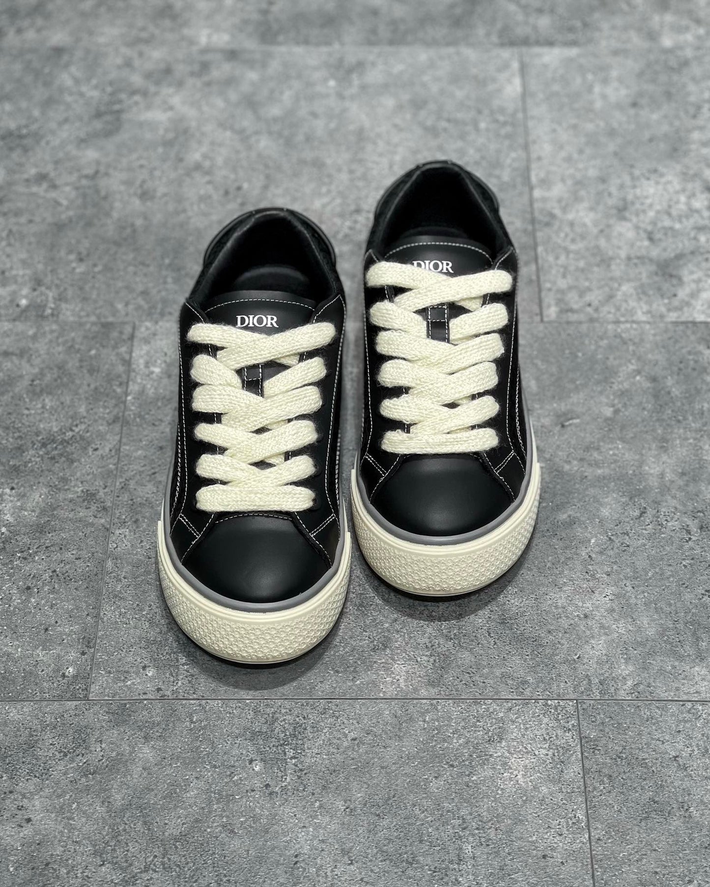 Mehrfarbige Schuhe
