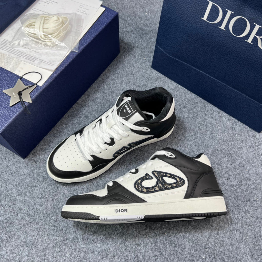 Mehrfarbige Schuhe