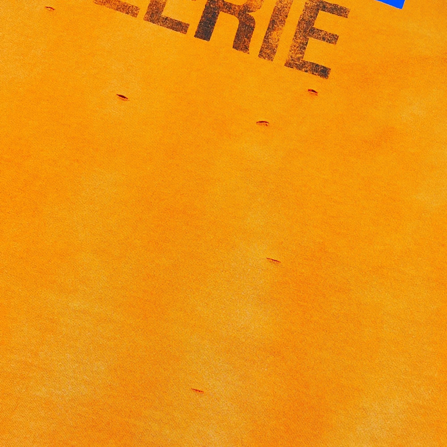 camiseta naranja