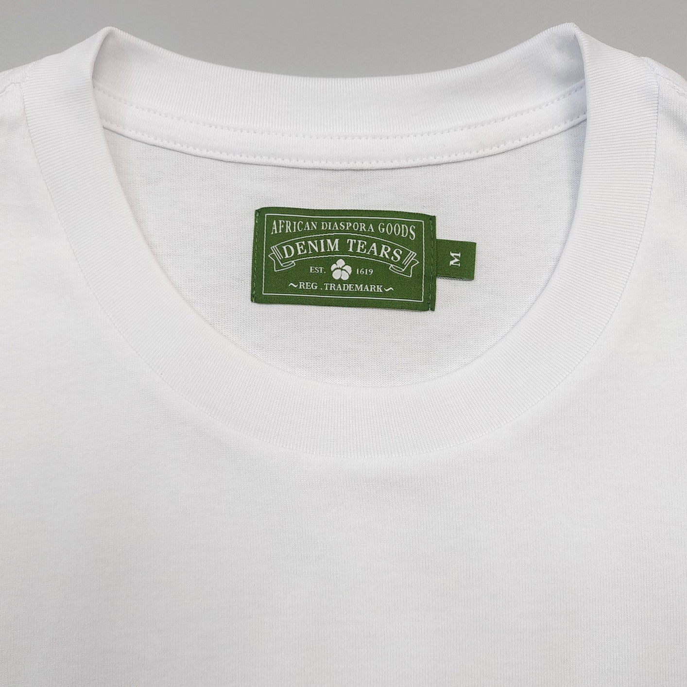 Camiseta en blanco y negro