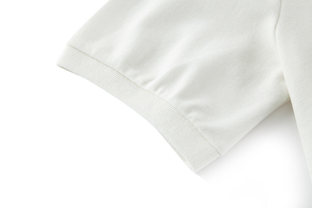 Polo blanco y negro