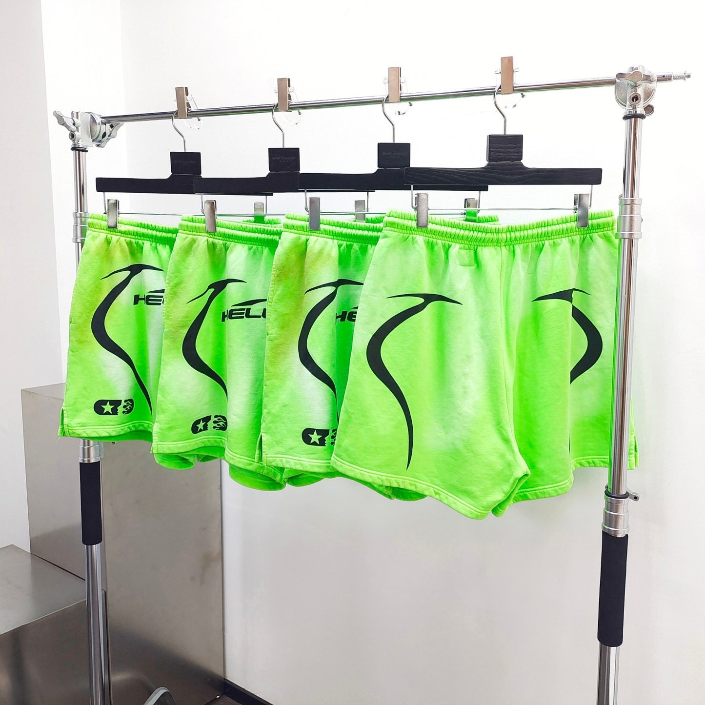 Dunkelgrüne Shorts