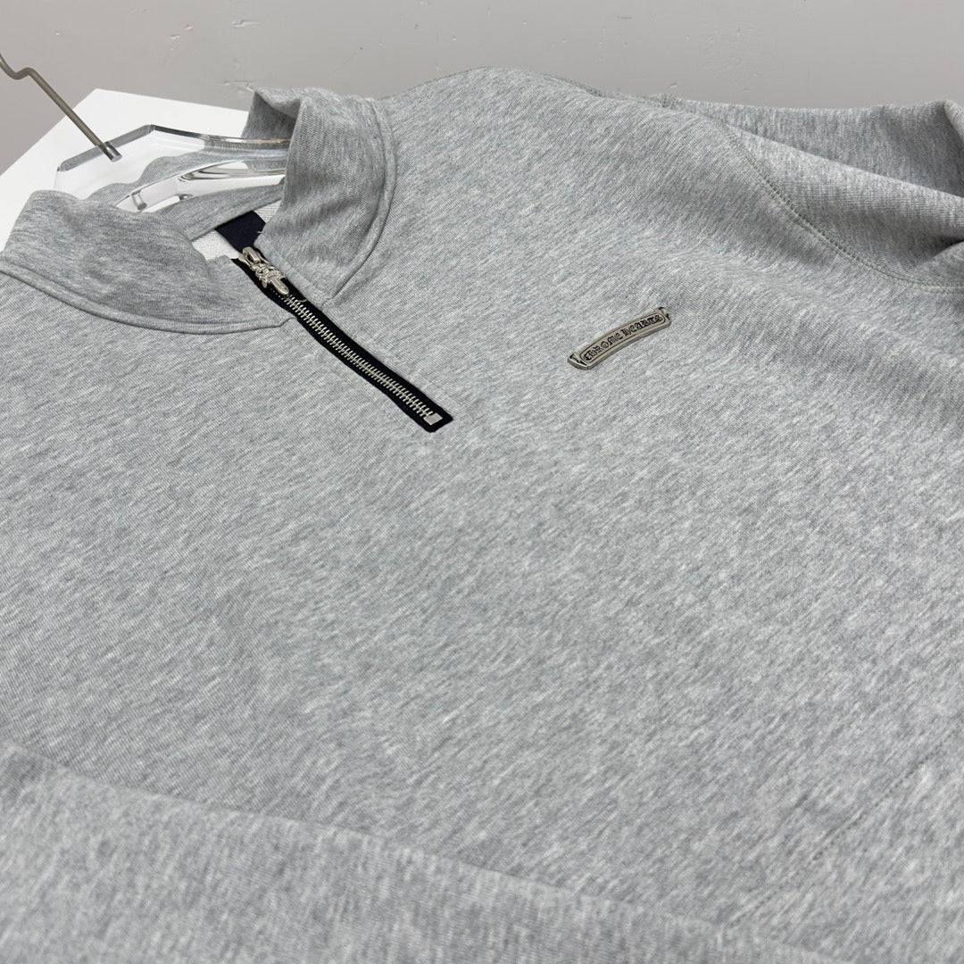 Sudadera negra y gris