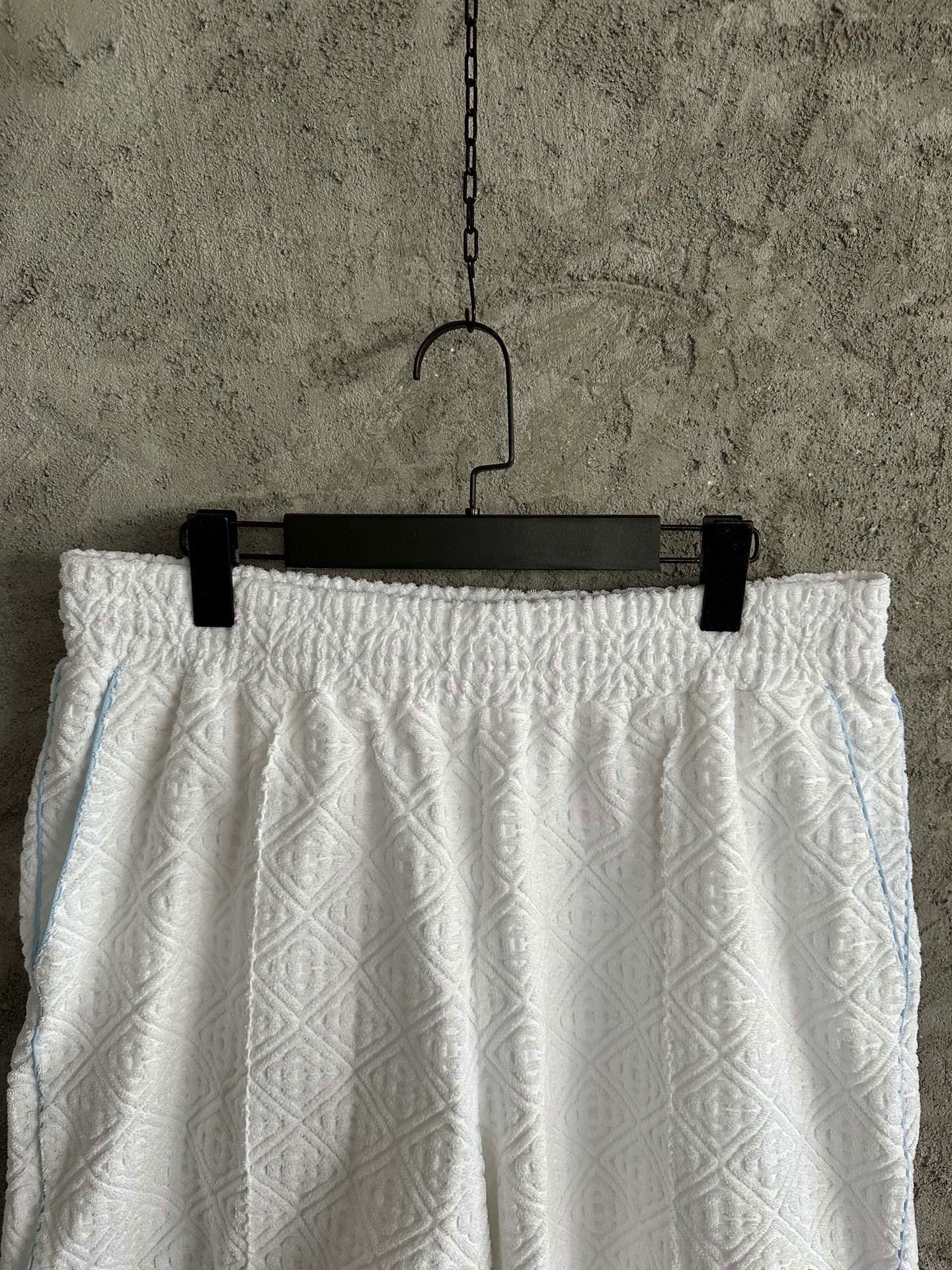 White Pant